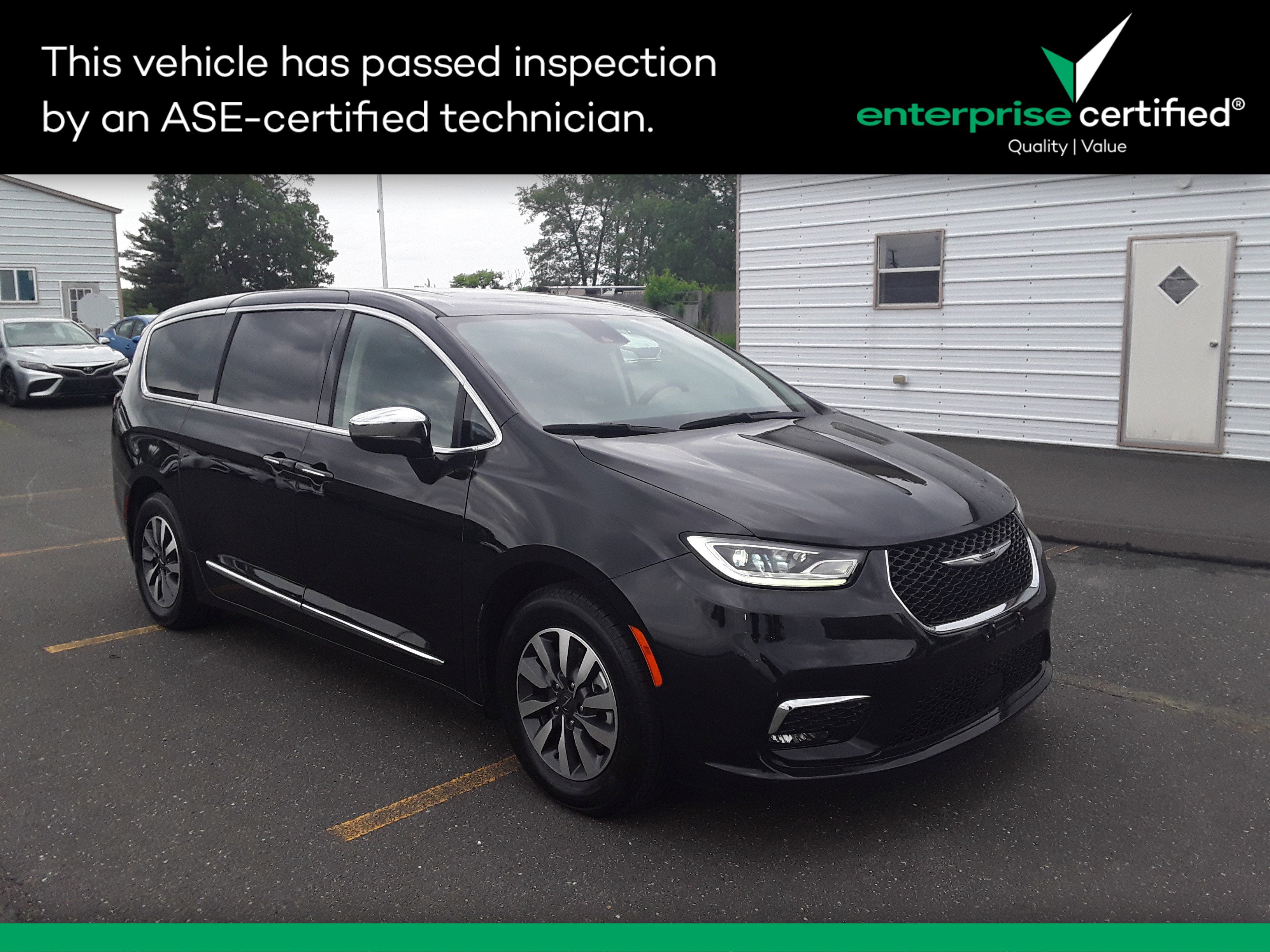 2023 Chrysler Pacifica Hybrid Limited FWD