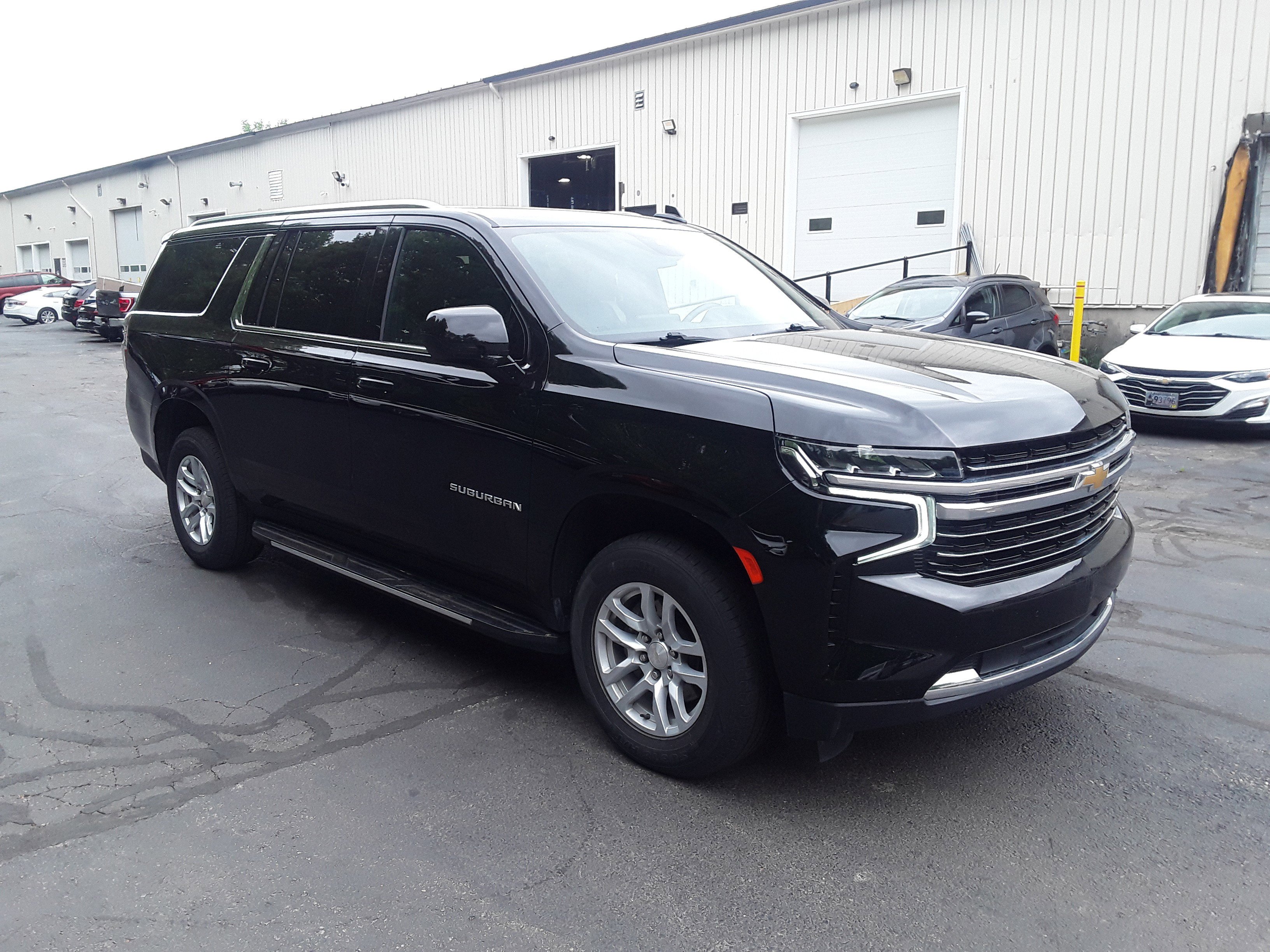 2023 Chevrolet Suburban 4WD 4dr LT