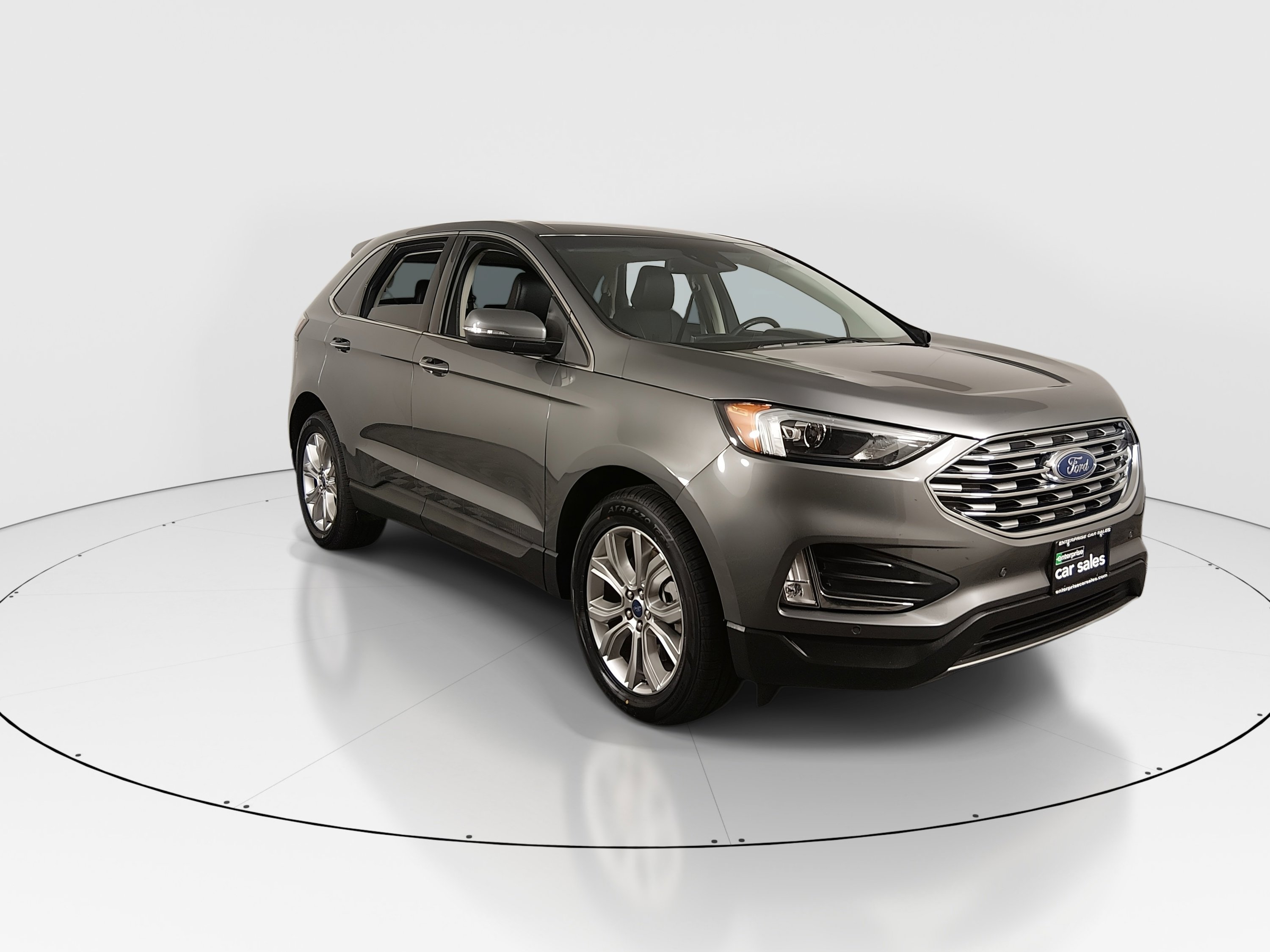 2022 Ford Edge Titanium's photo