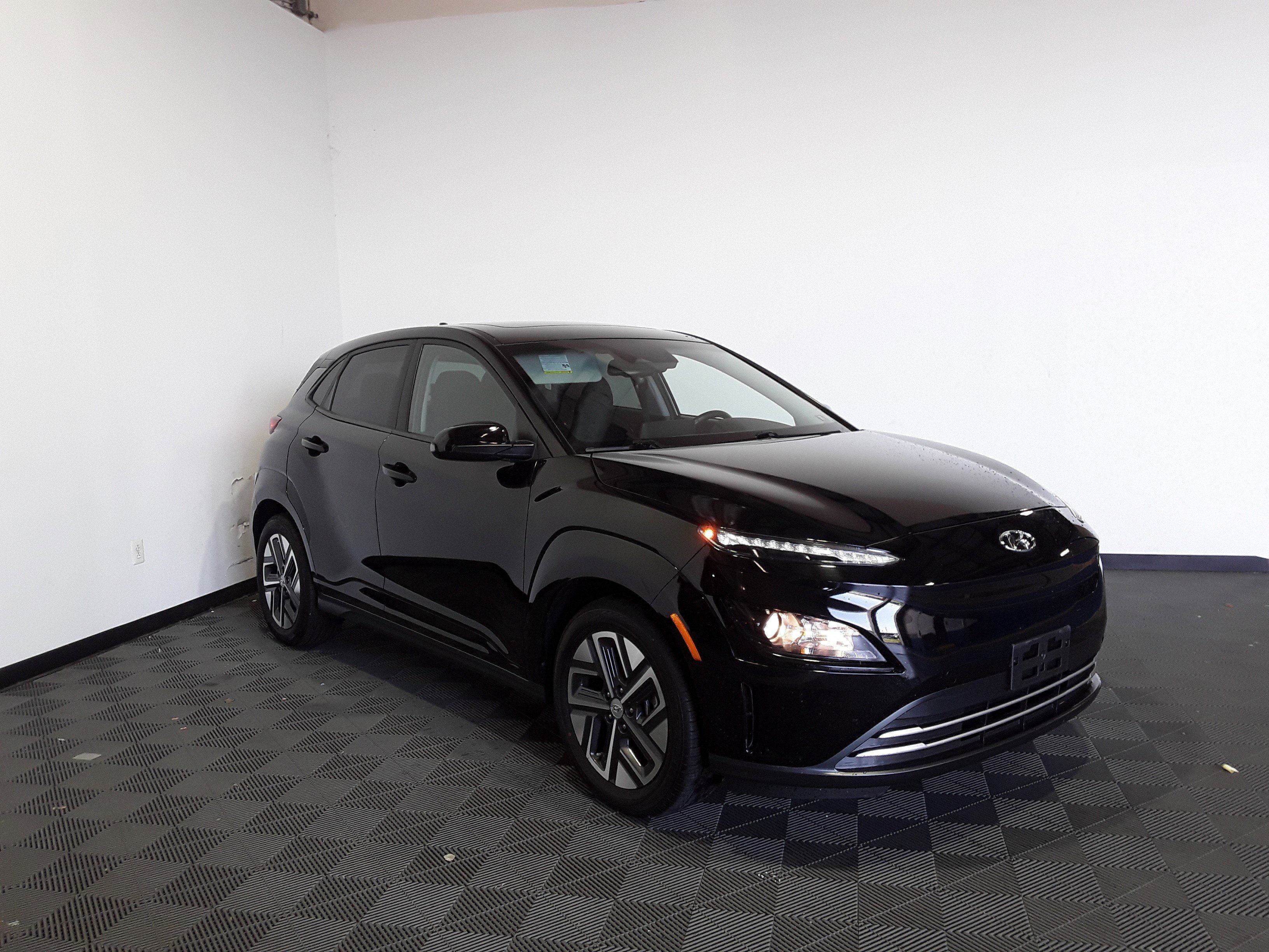 2023 Hyundai Kona Electric SEL FWD