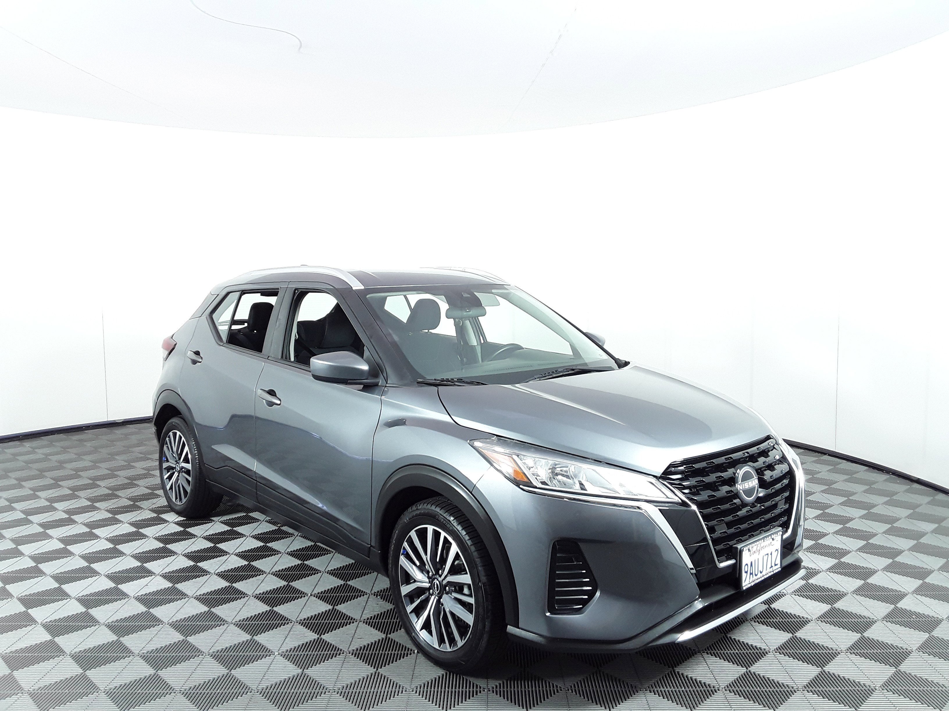 2022 Nissan Kicks SV FWD