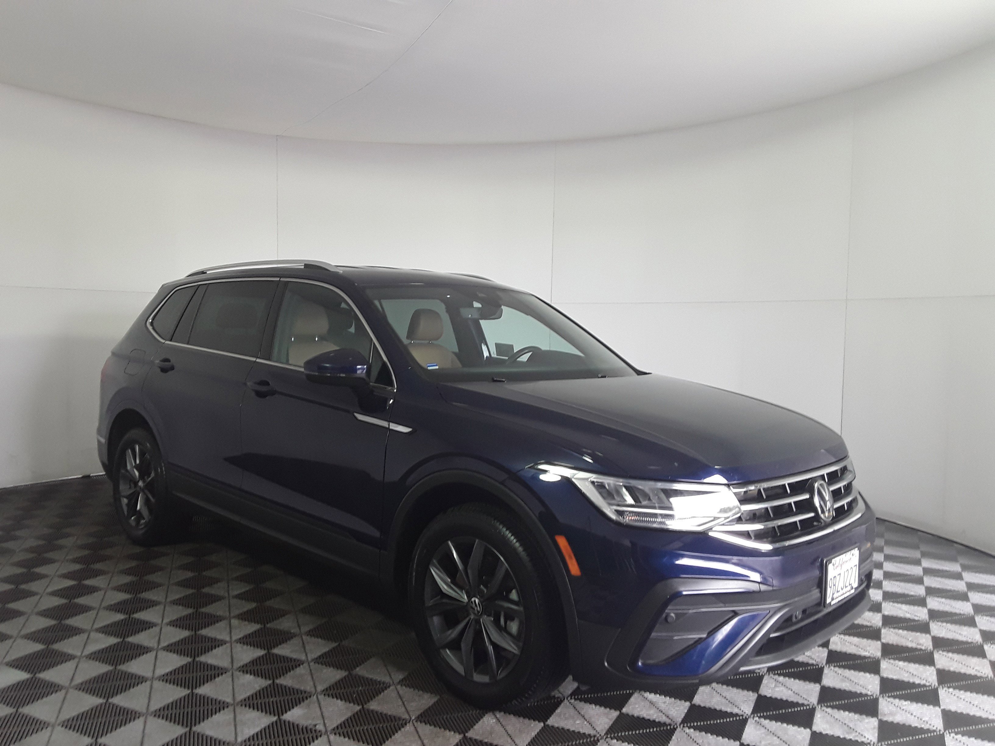 2022 Volkswagen Tiguan 2.0T SE FWD