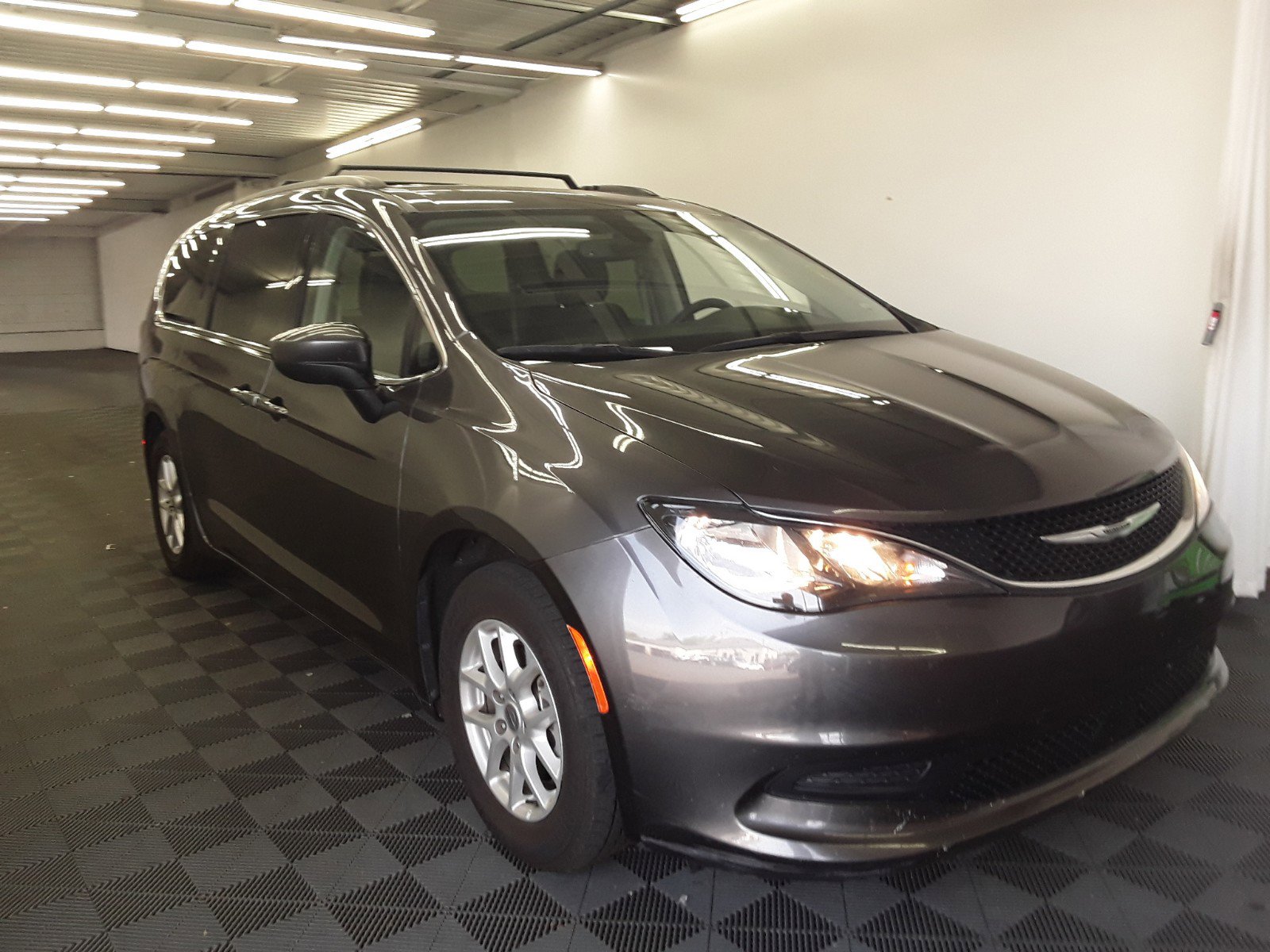 Used 2021 Chrysler Voyager LXI FWD