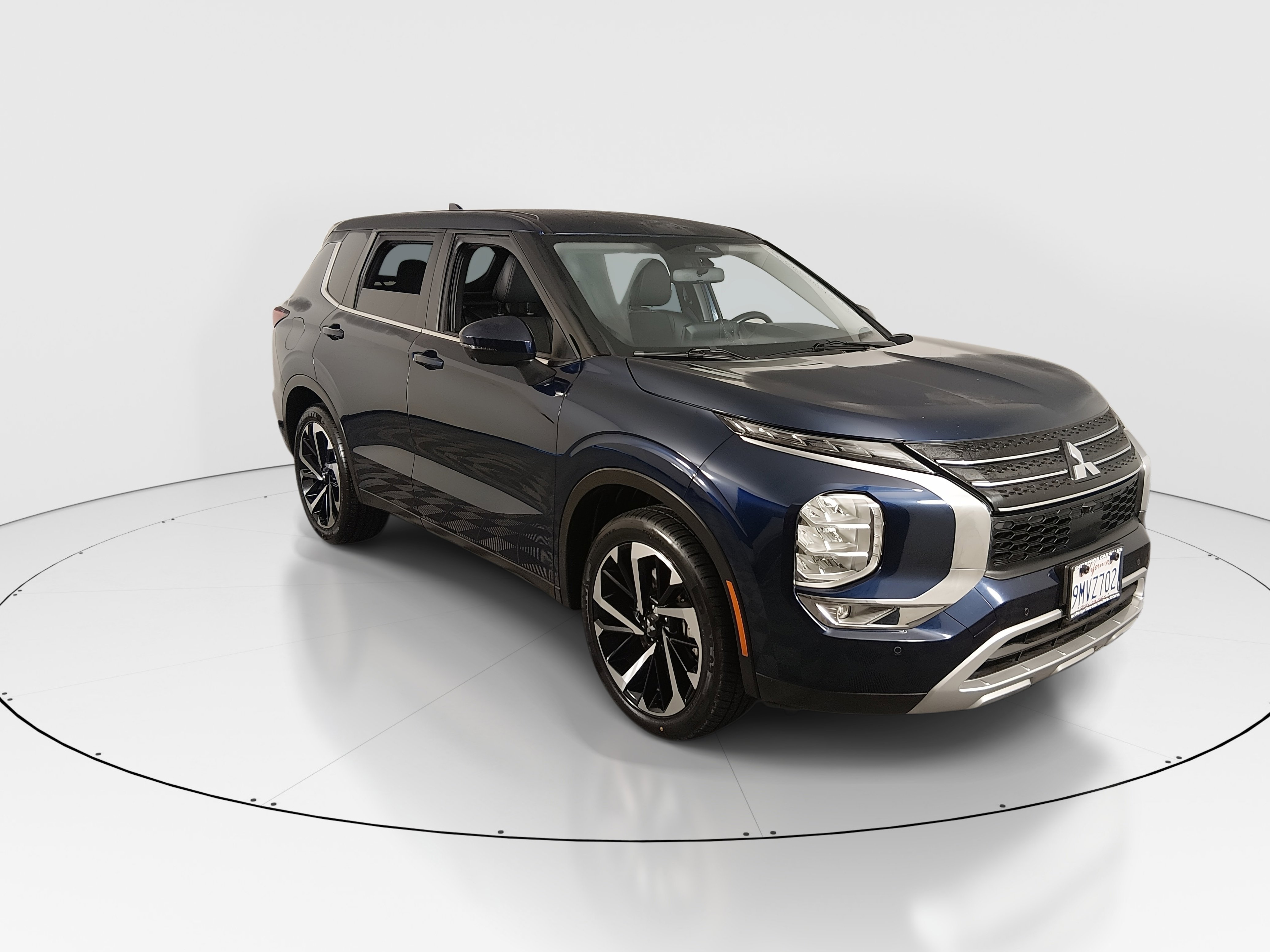 2024 Mitsubishi Outlander SE's photo