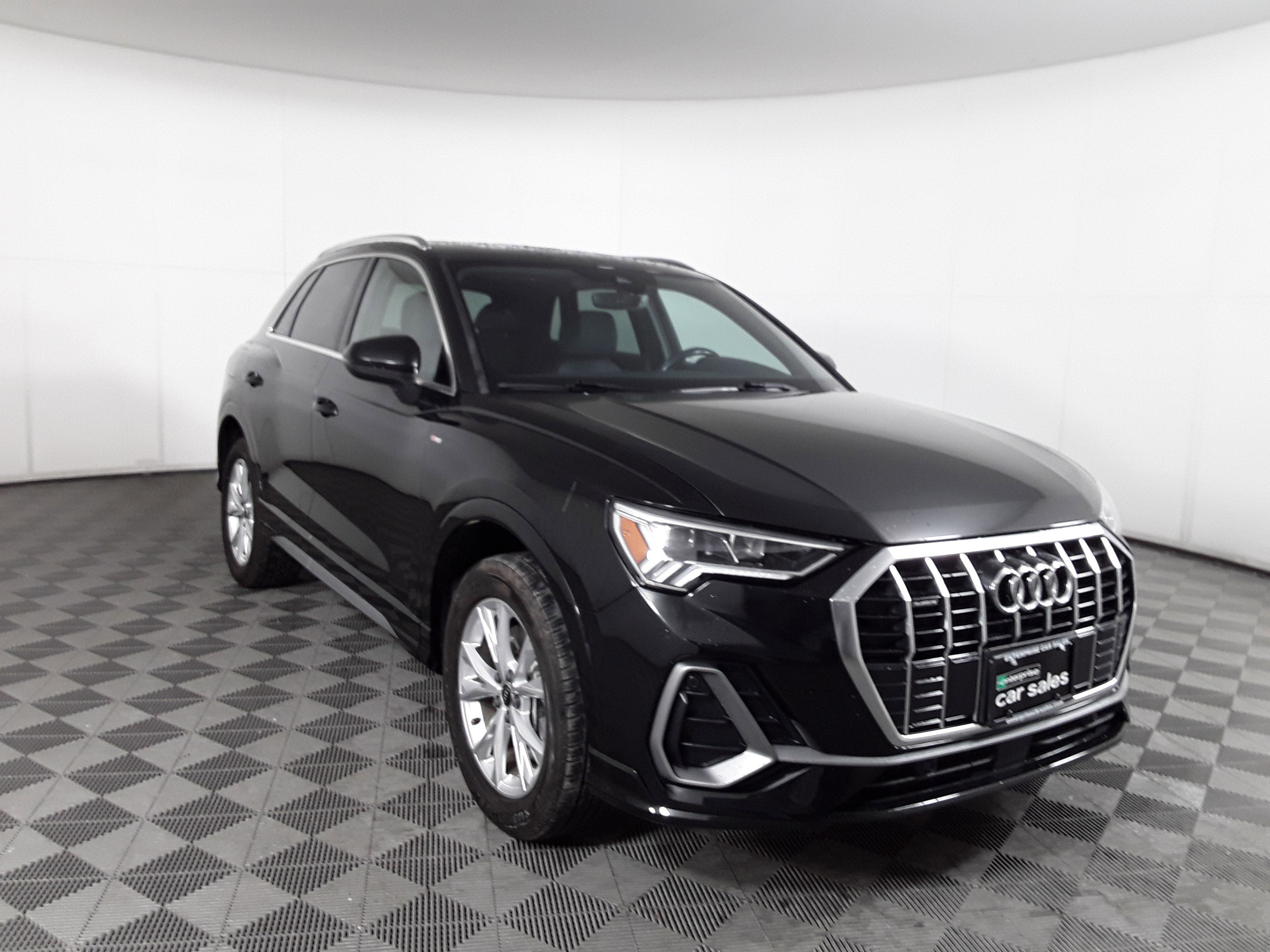 2023 Audi Q3 S line Premium 45 TFSI quattro