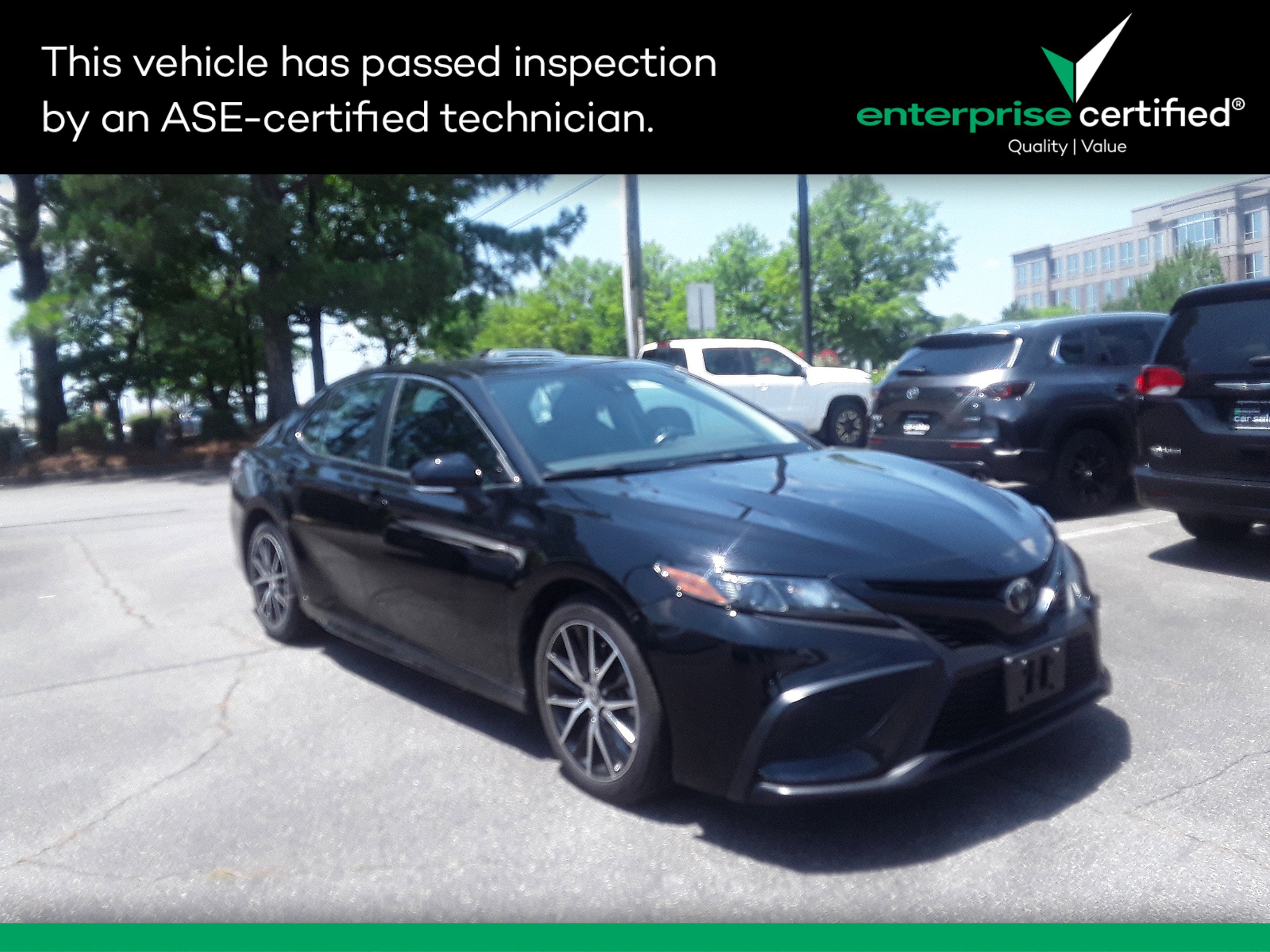 2022 Toyota Camry SE Auto