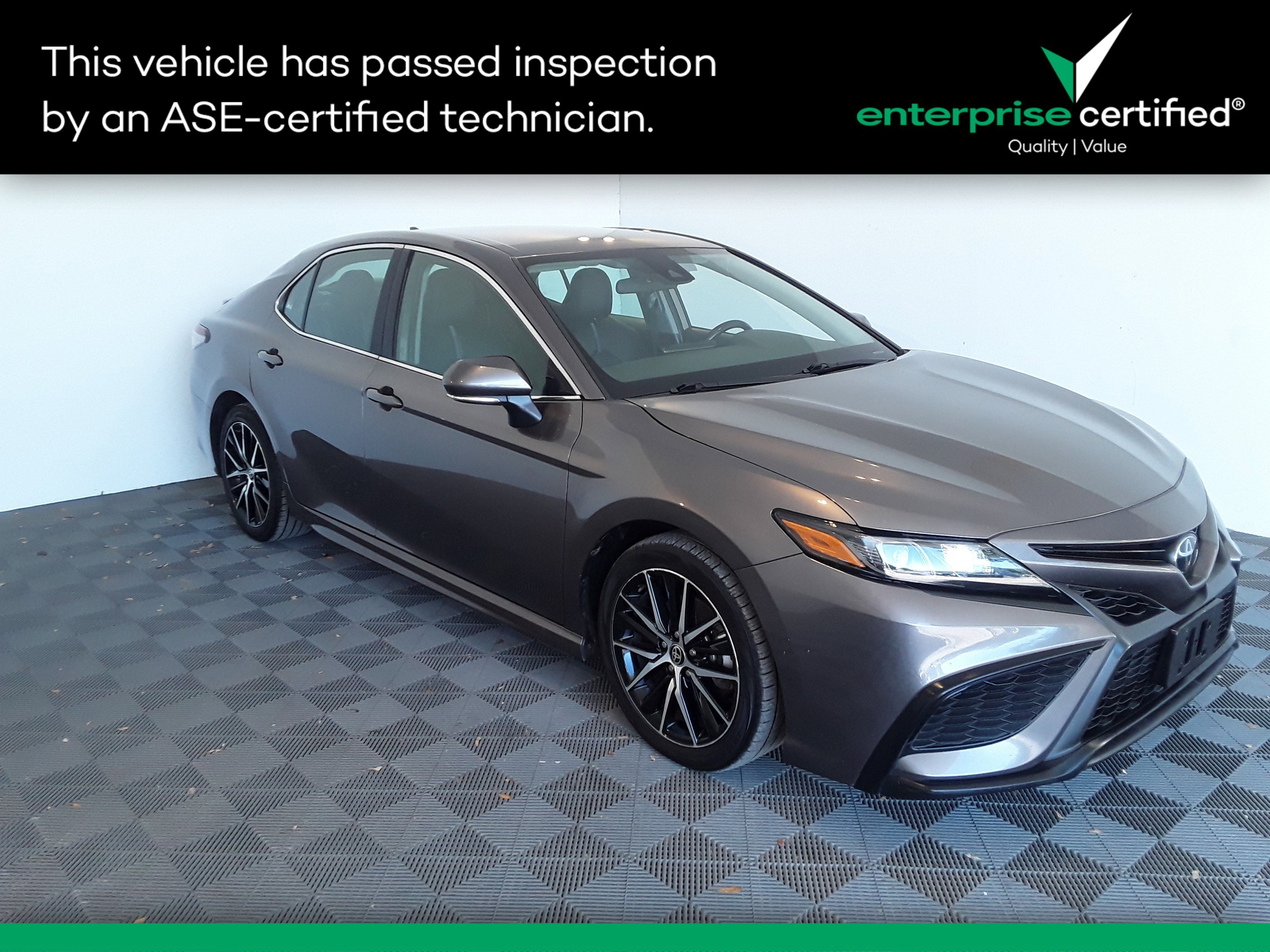 2023 Toyota Camry SE Auto