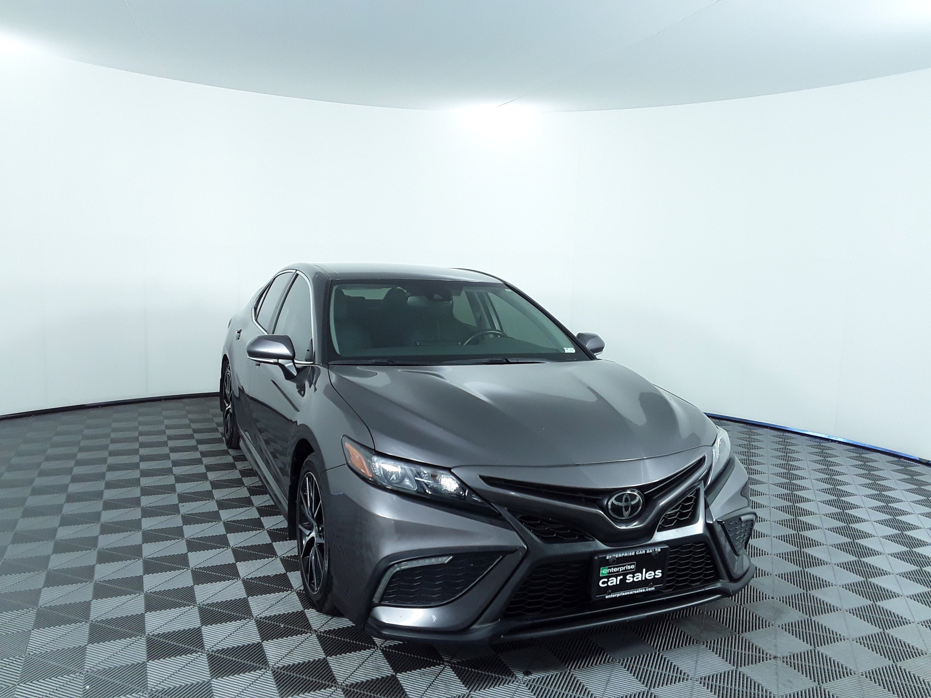 Used 2023 Toyota Camry SE Auto