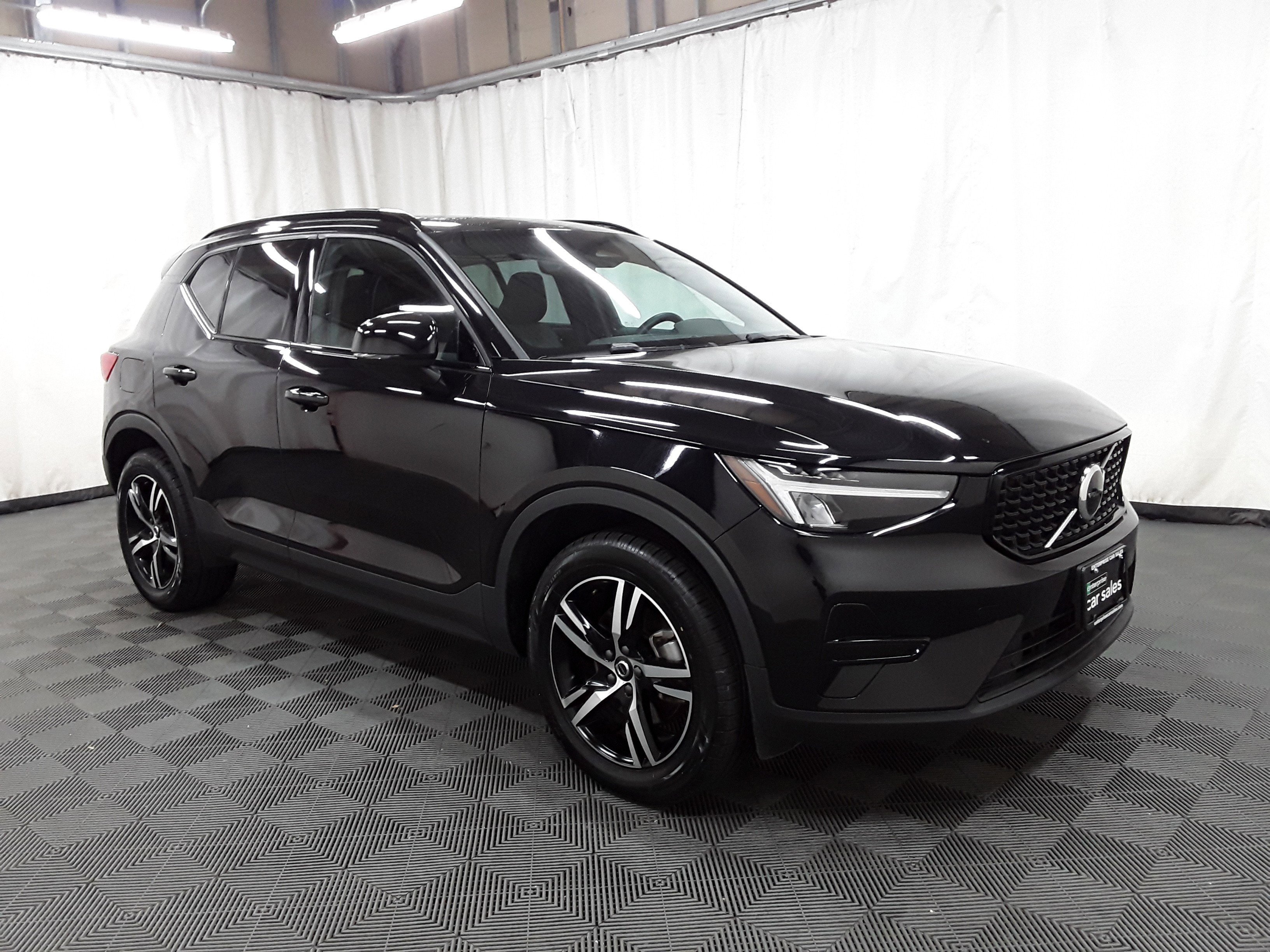 2024 Volvo XC40 Core Bright Theme B5 AWD