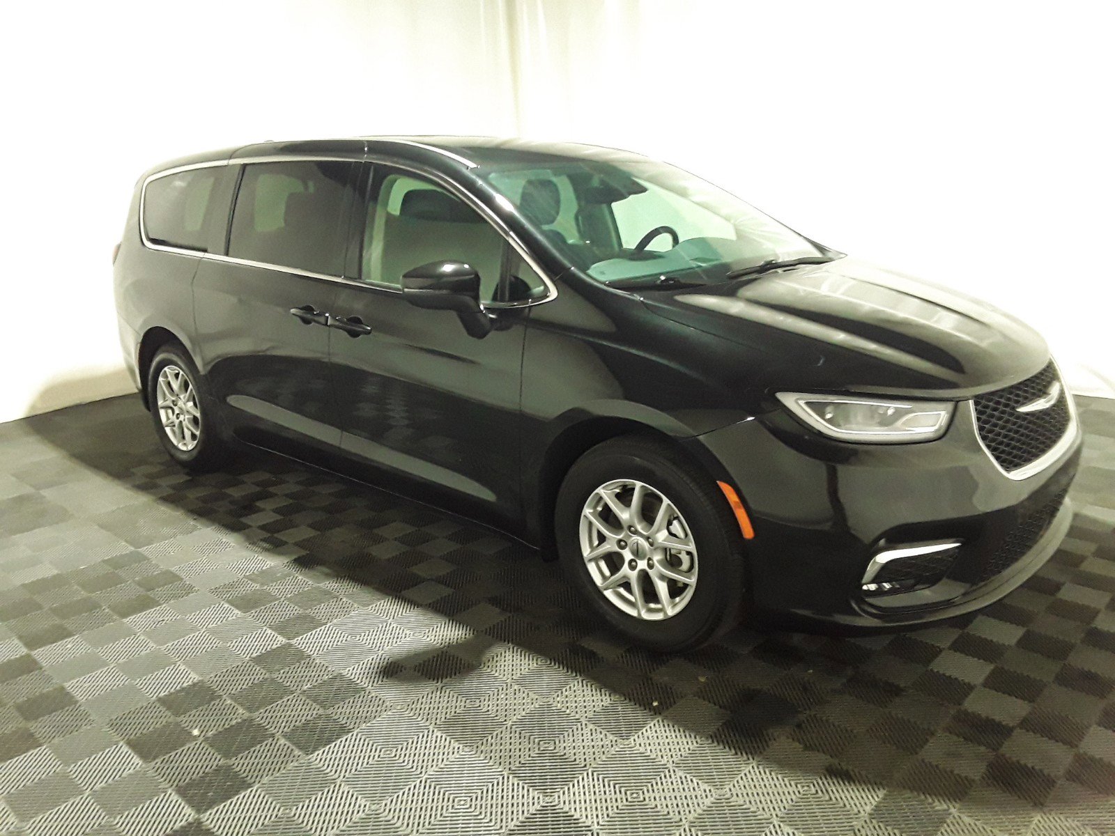 2023 Chrysler Pacifica Touring L FWD