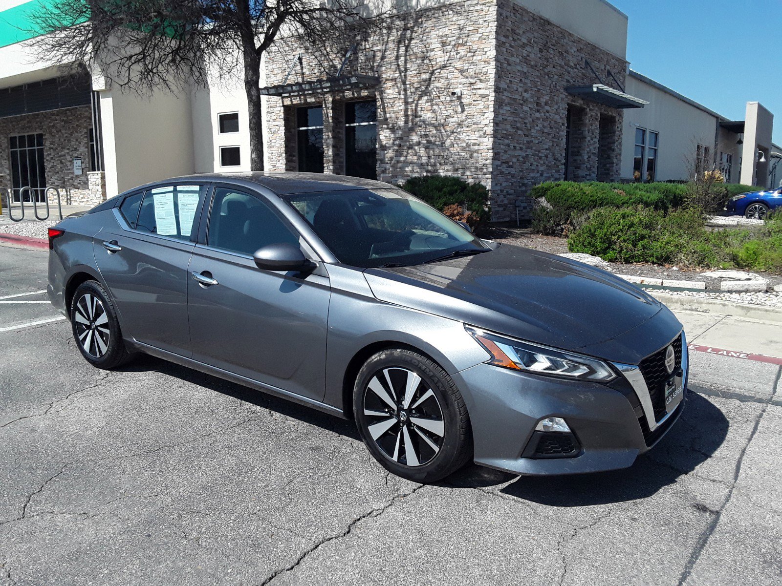 2022 Nissan Altima 2.5 SV Sedan