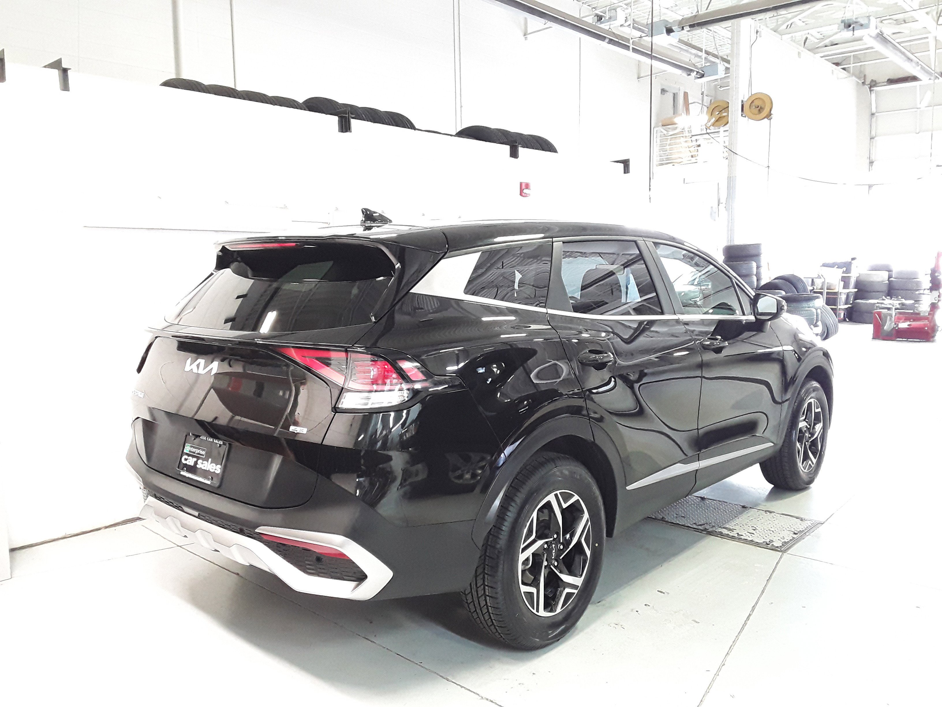 Image 3 of Used 2023 Kia Sportage LX AWD