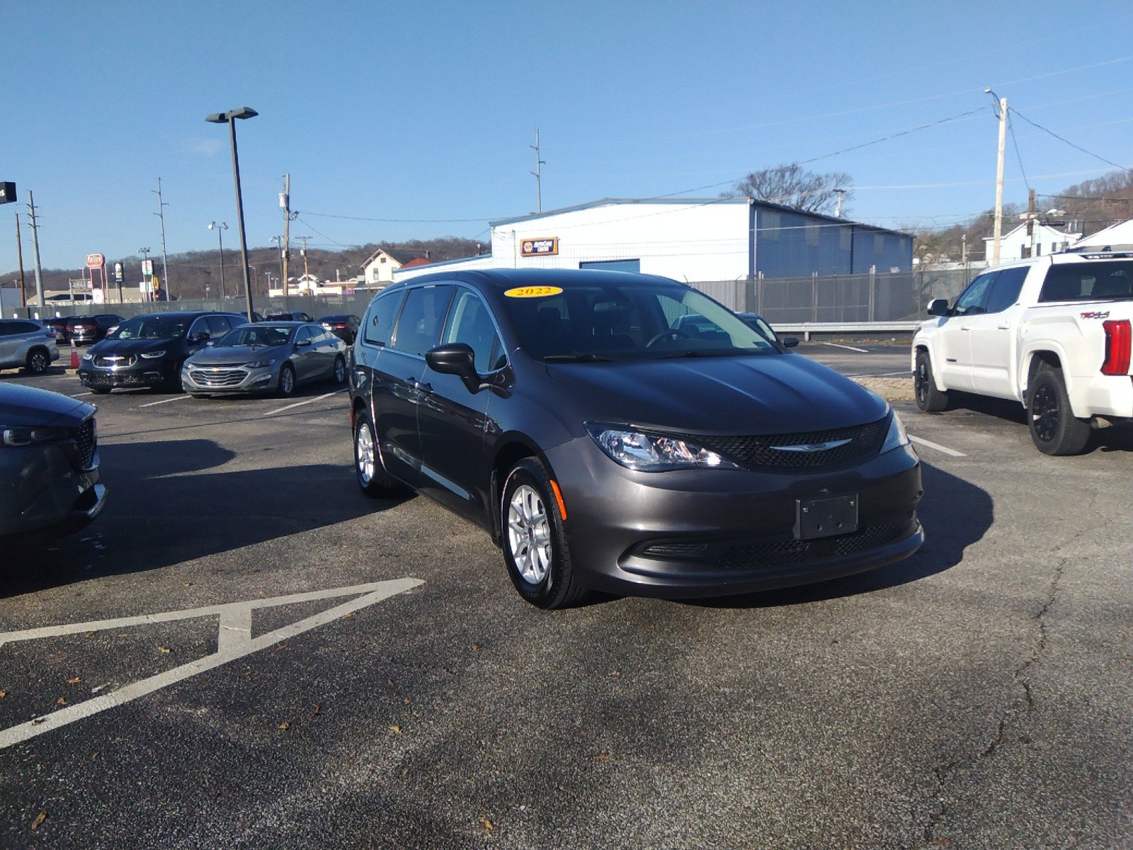 2022 Chrysler Voyager LX FWD