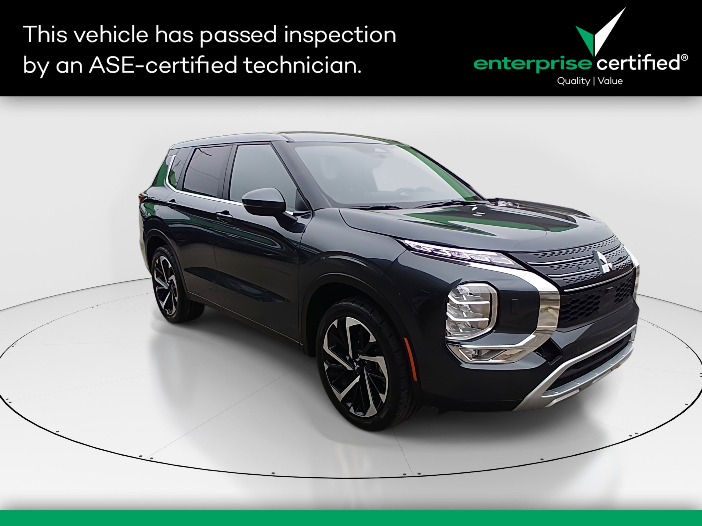 2024 Mitsubishi Outlander SE's photo