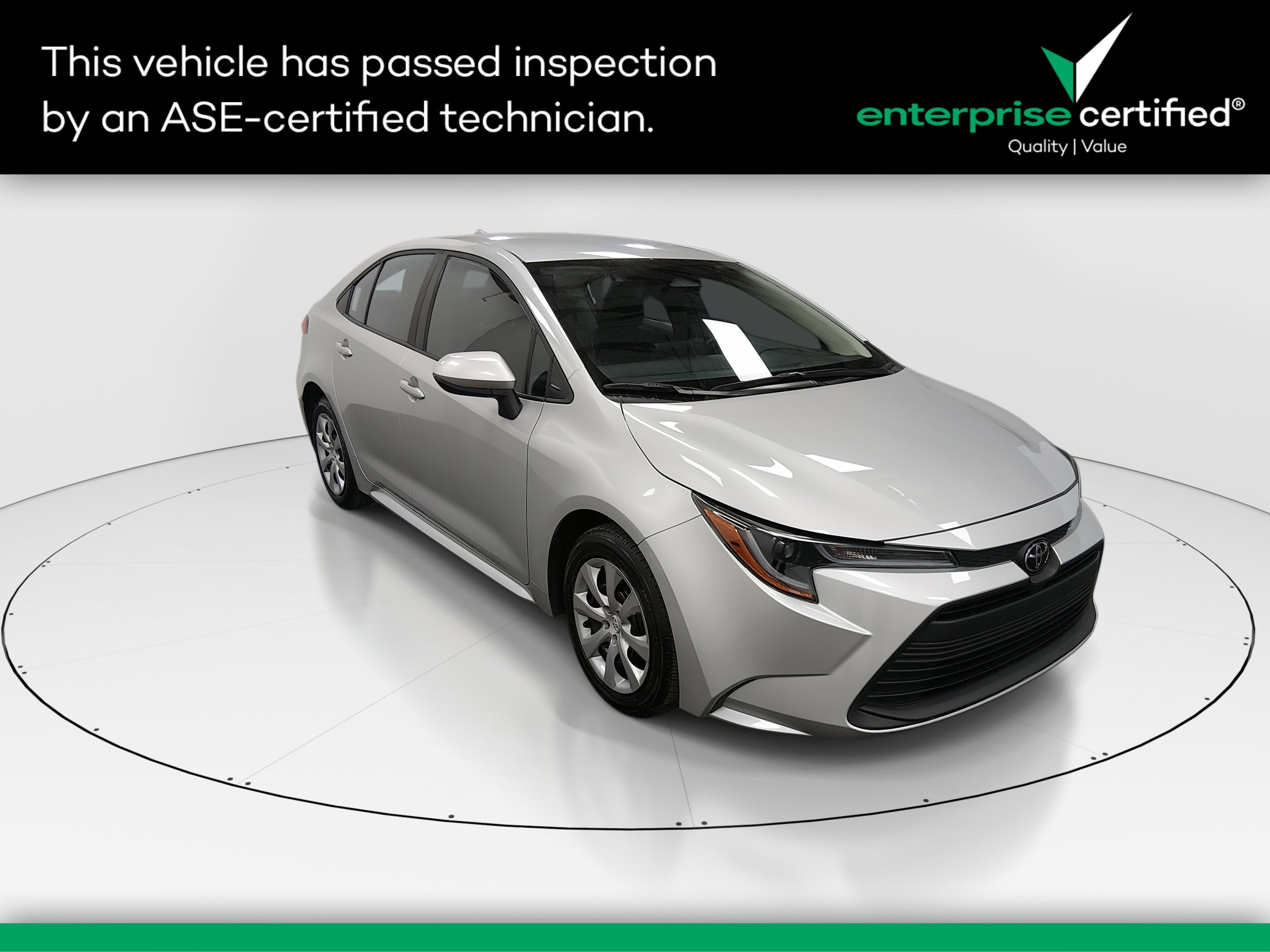 2024 Toyota Corolla LE's photo