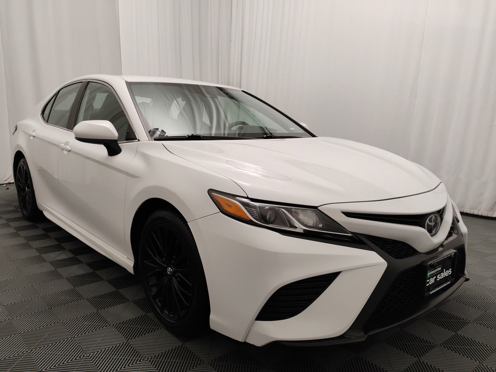 2020 Toyota Camry SE Auto