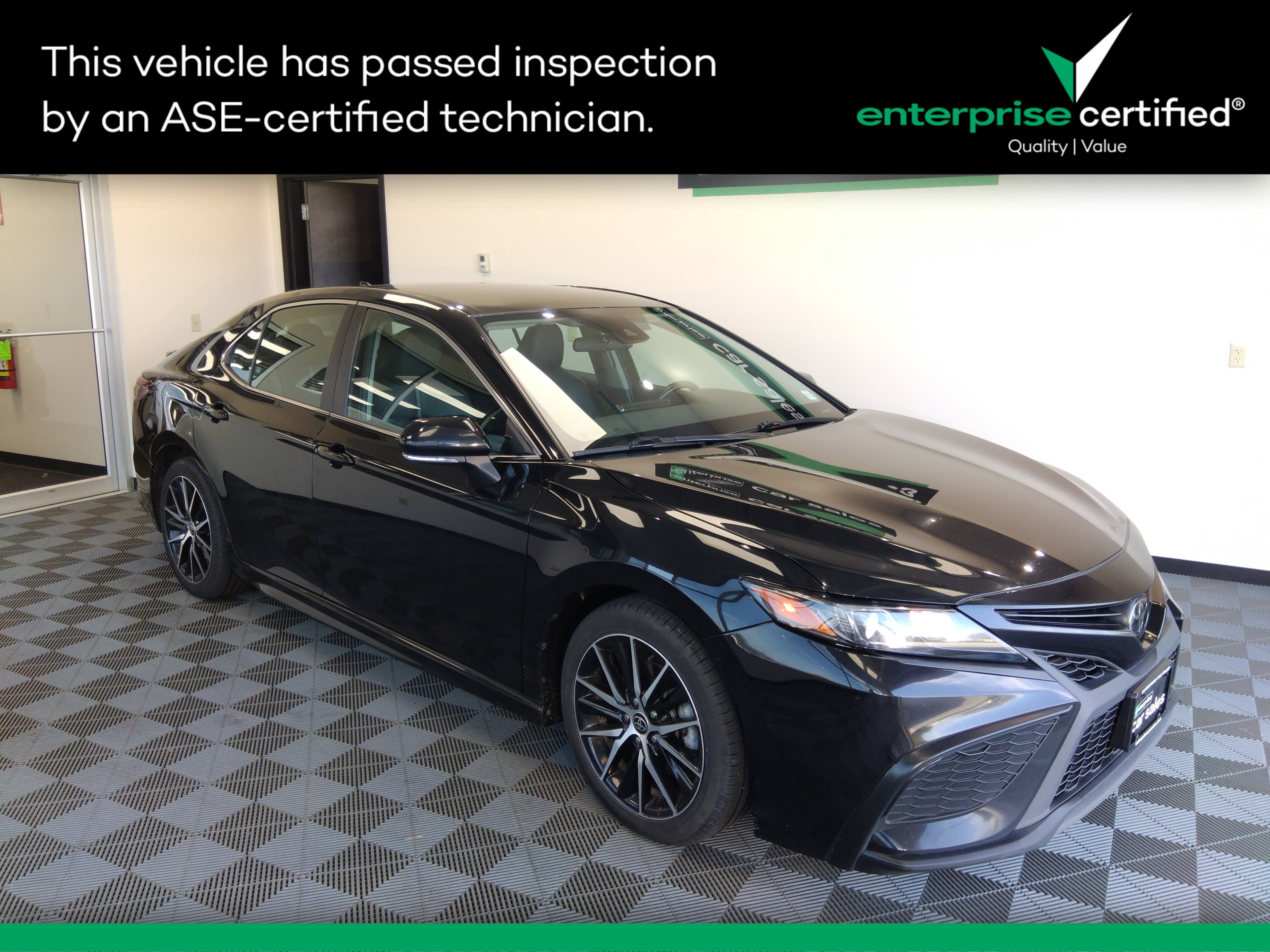 2023 Toyota Camry SE Auto