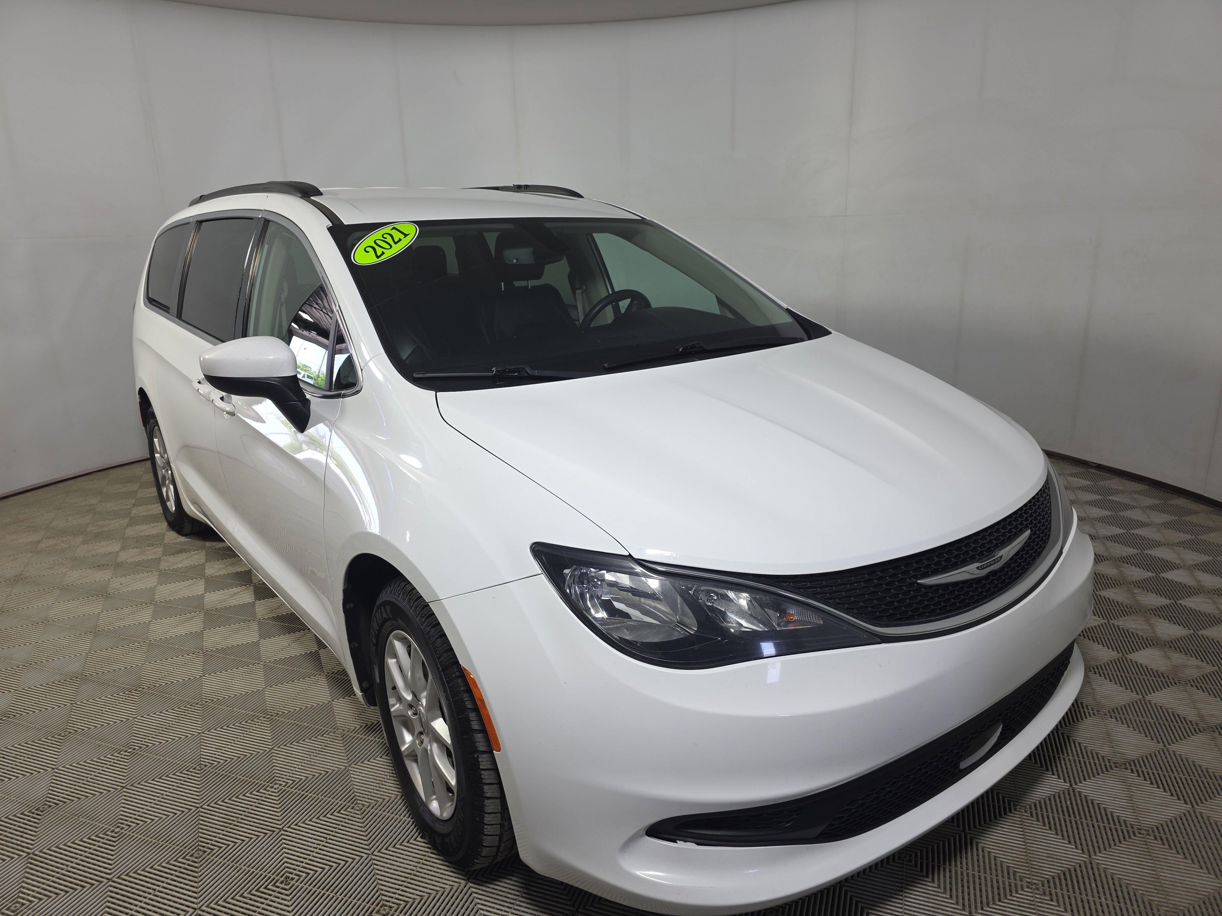 2021 Chrysler Voyager LXI FWD