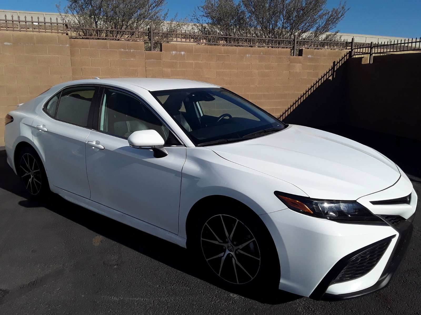 2023 Toyota Camry SE Auto