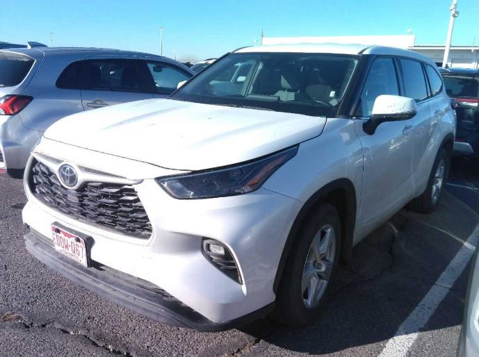 Used 2022 Toyota Highlander LE AWD