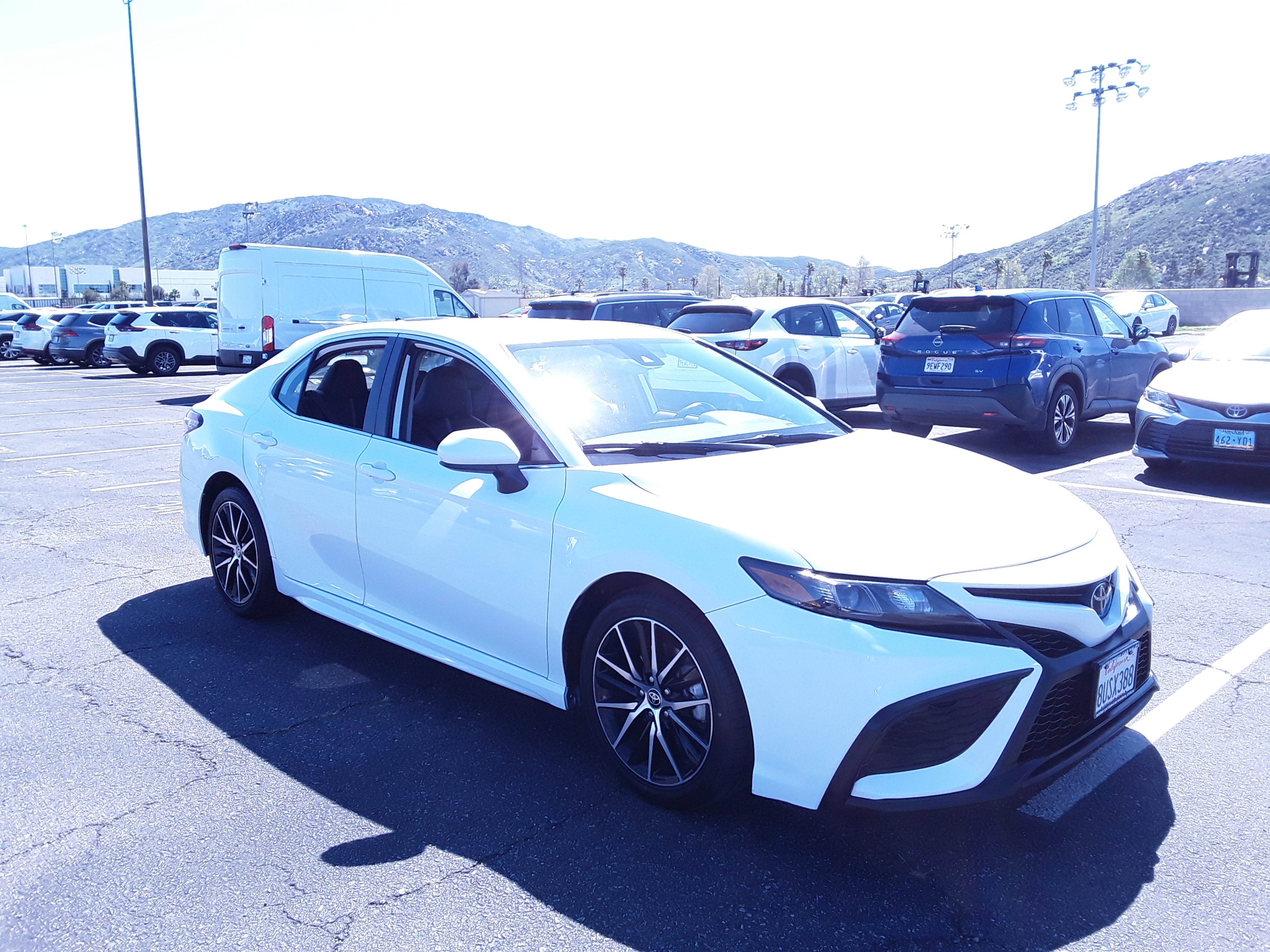 2021 Toyota Camry SE Auto