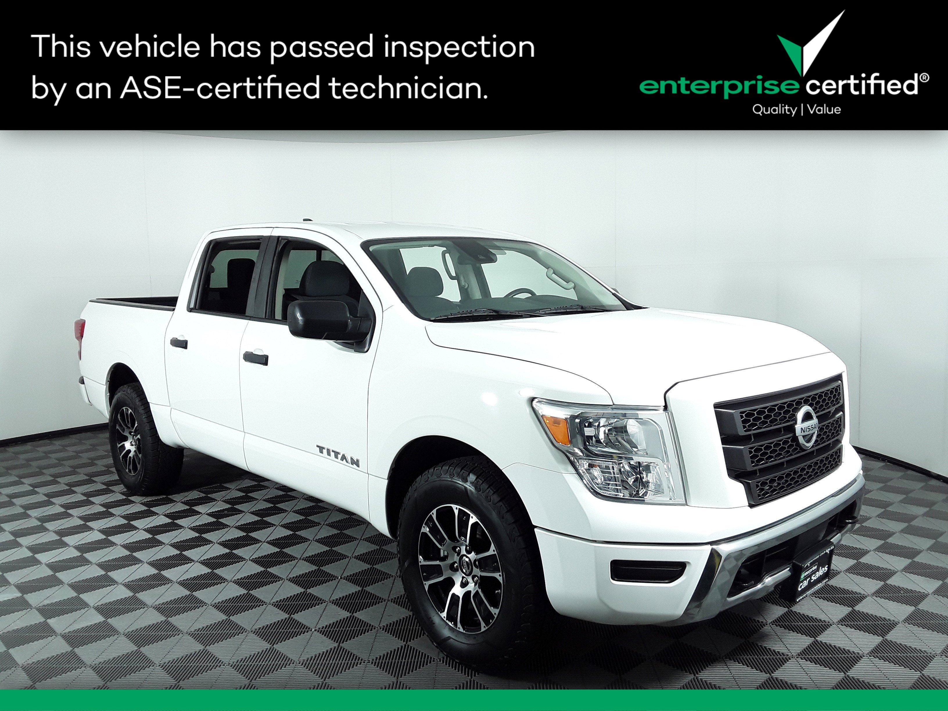 Used 2022 Nissan Titan 4x4 Crew Cab SV