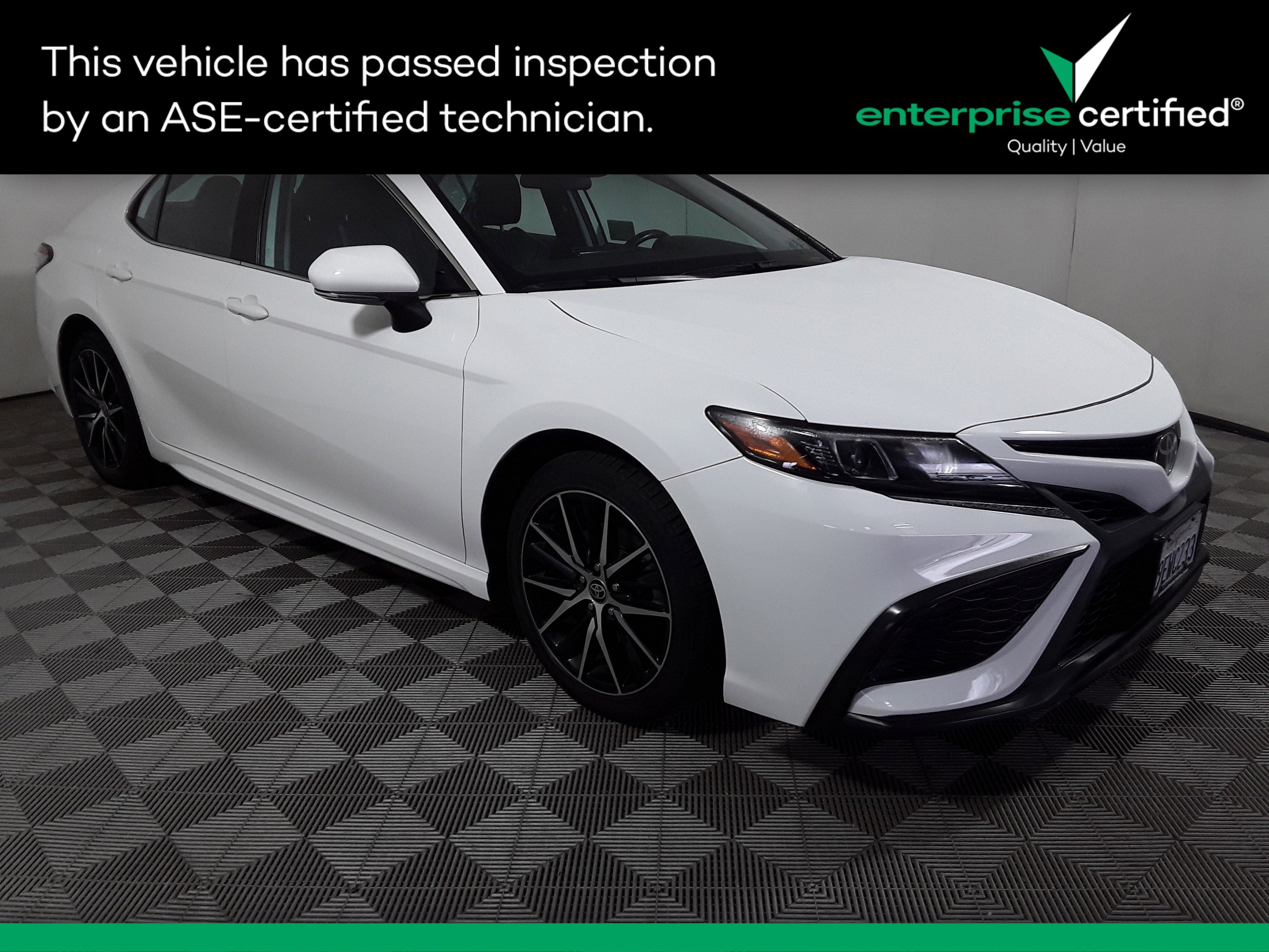 2022 Toyota Camry SE Auto
