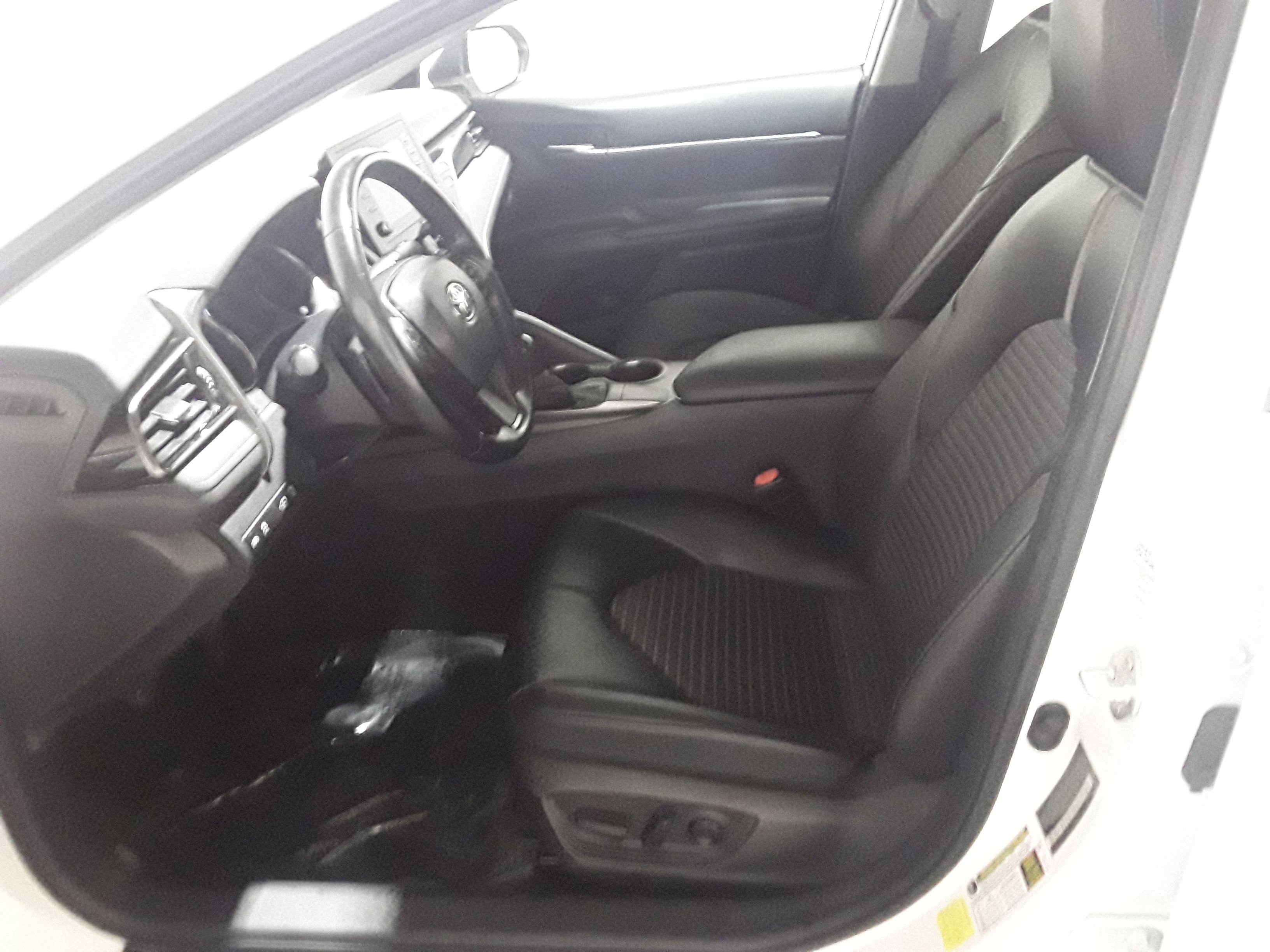 Image 10 of Used 2022 Toyota Camry SE Auto