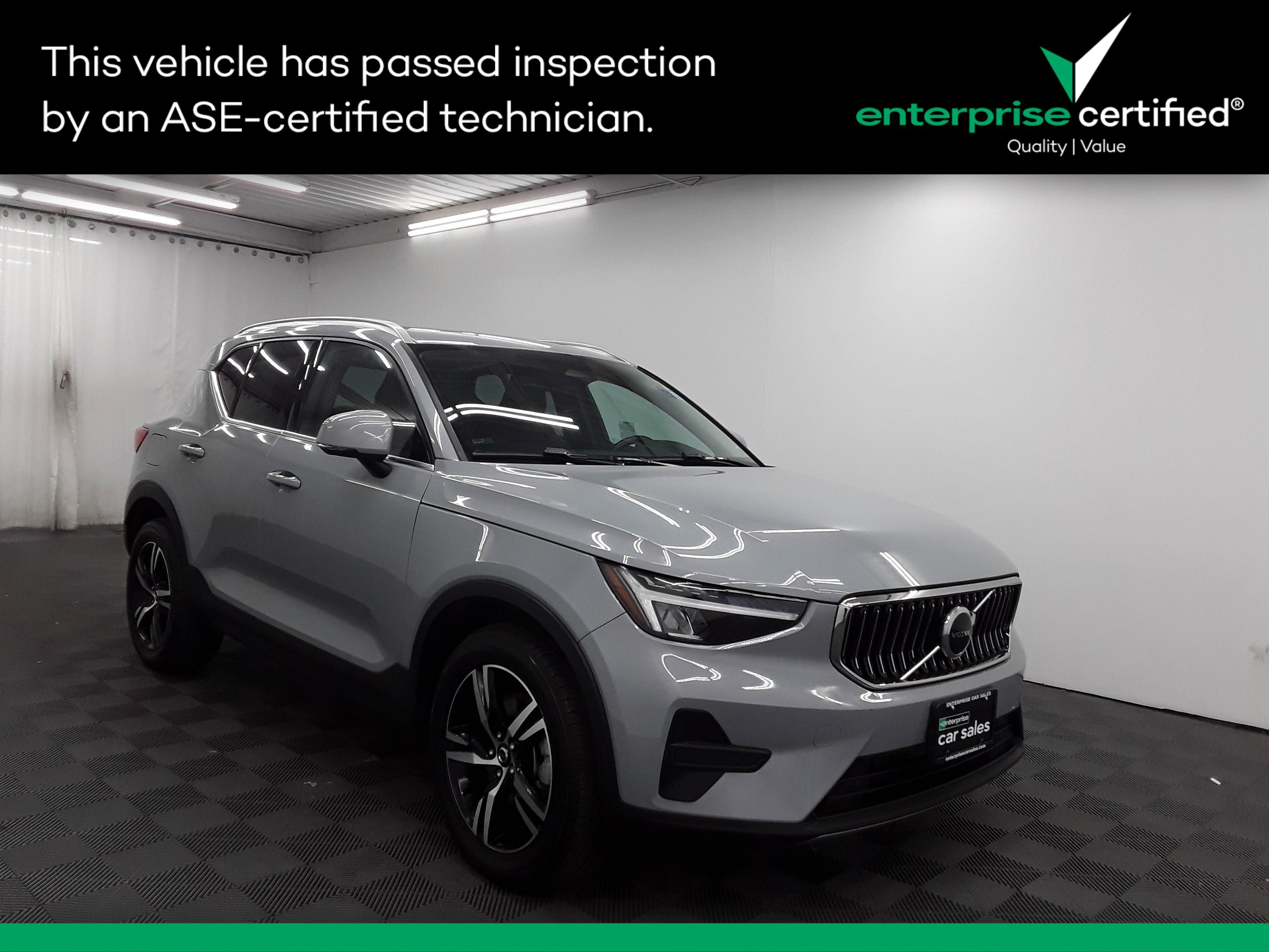 Used 2024 Volvo XC40 Core Bright Theme B5 AWD
