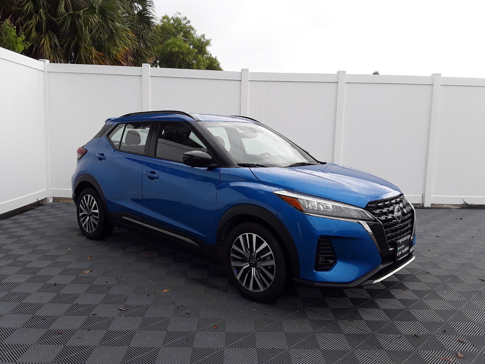 Used 2024 Nissan Kicks SR FWD
