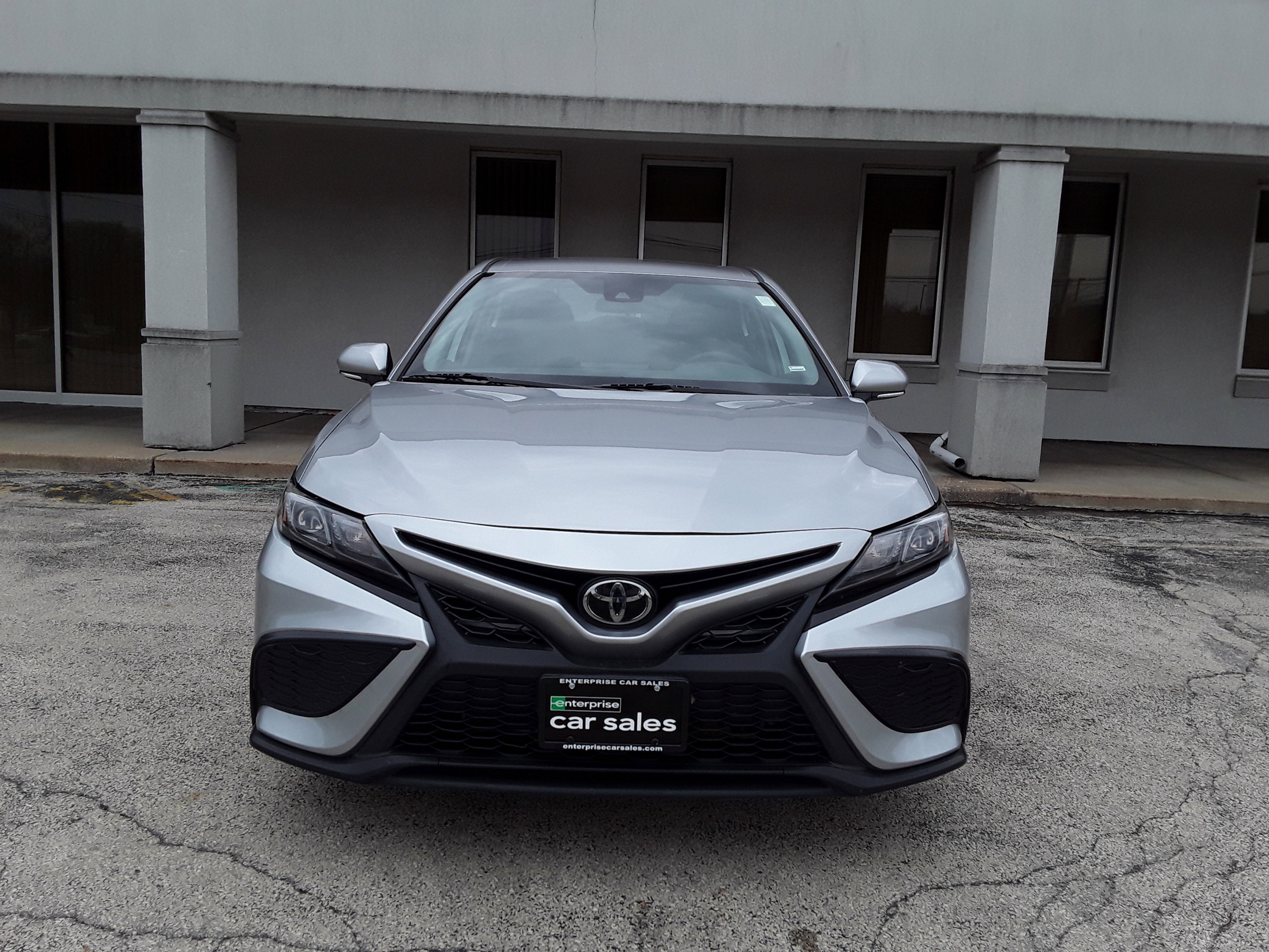 Image 3 of Used 2022 Toyota Camry SE Auto