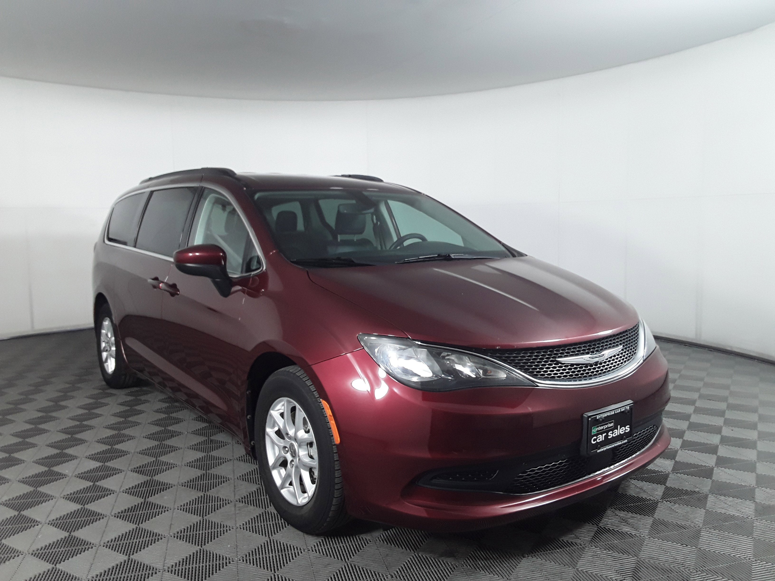 Used 2021 Chrysler Voyager LXI FWD