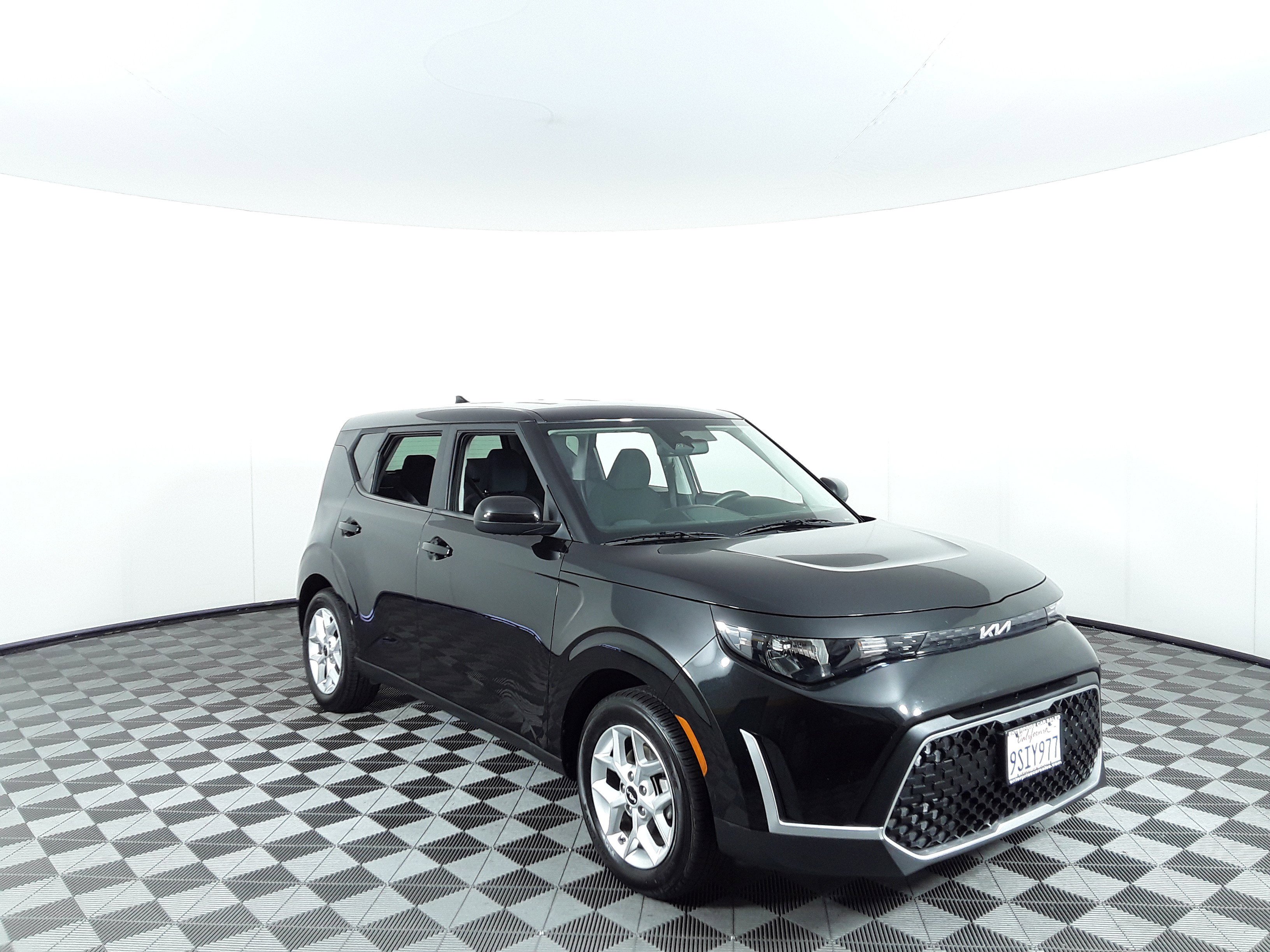 2023 Kia Soul LX IVT