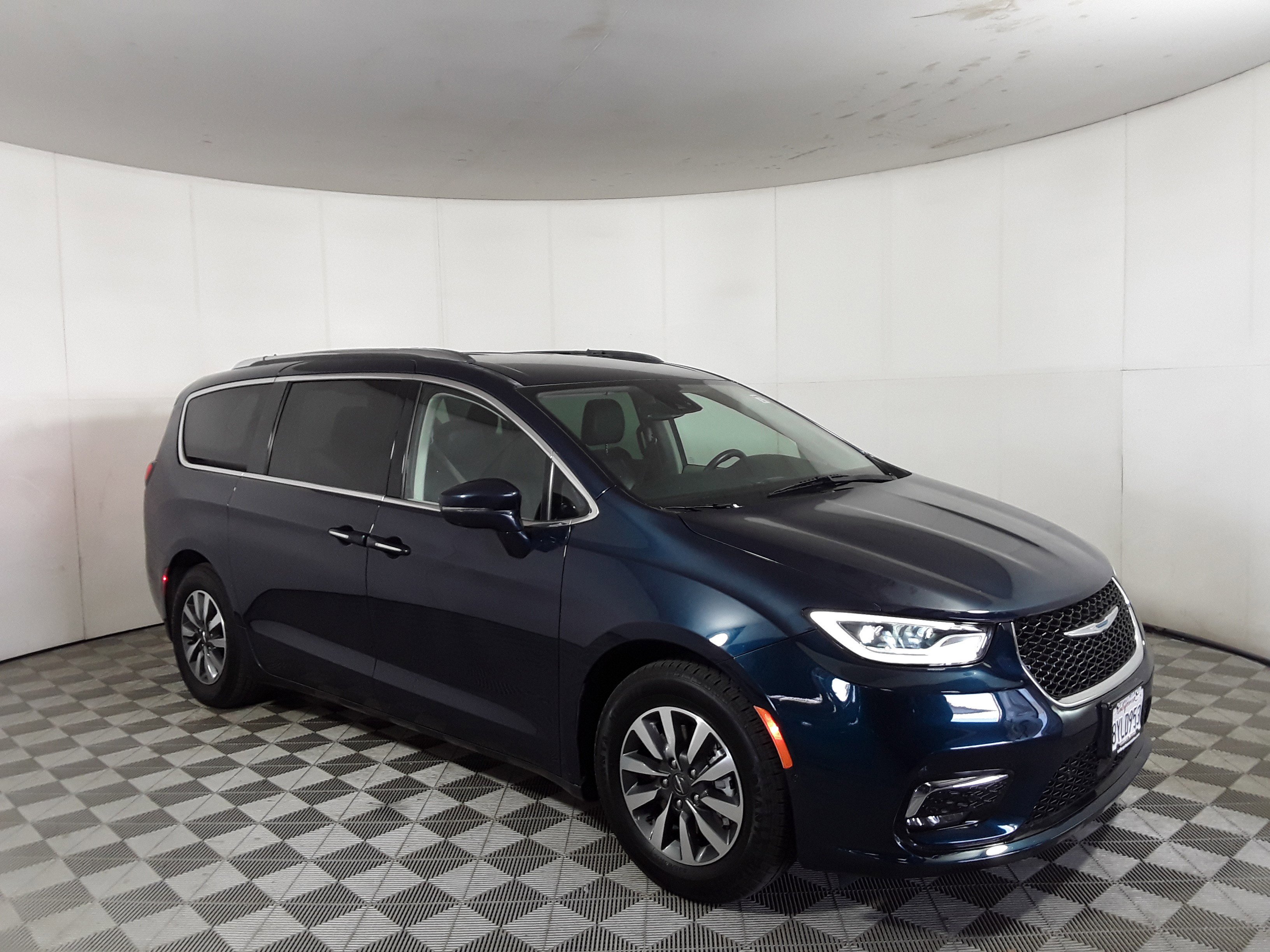 2021 Chrysler Pacifica Hybrid Touring L FWD
