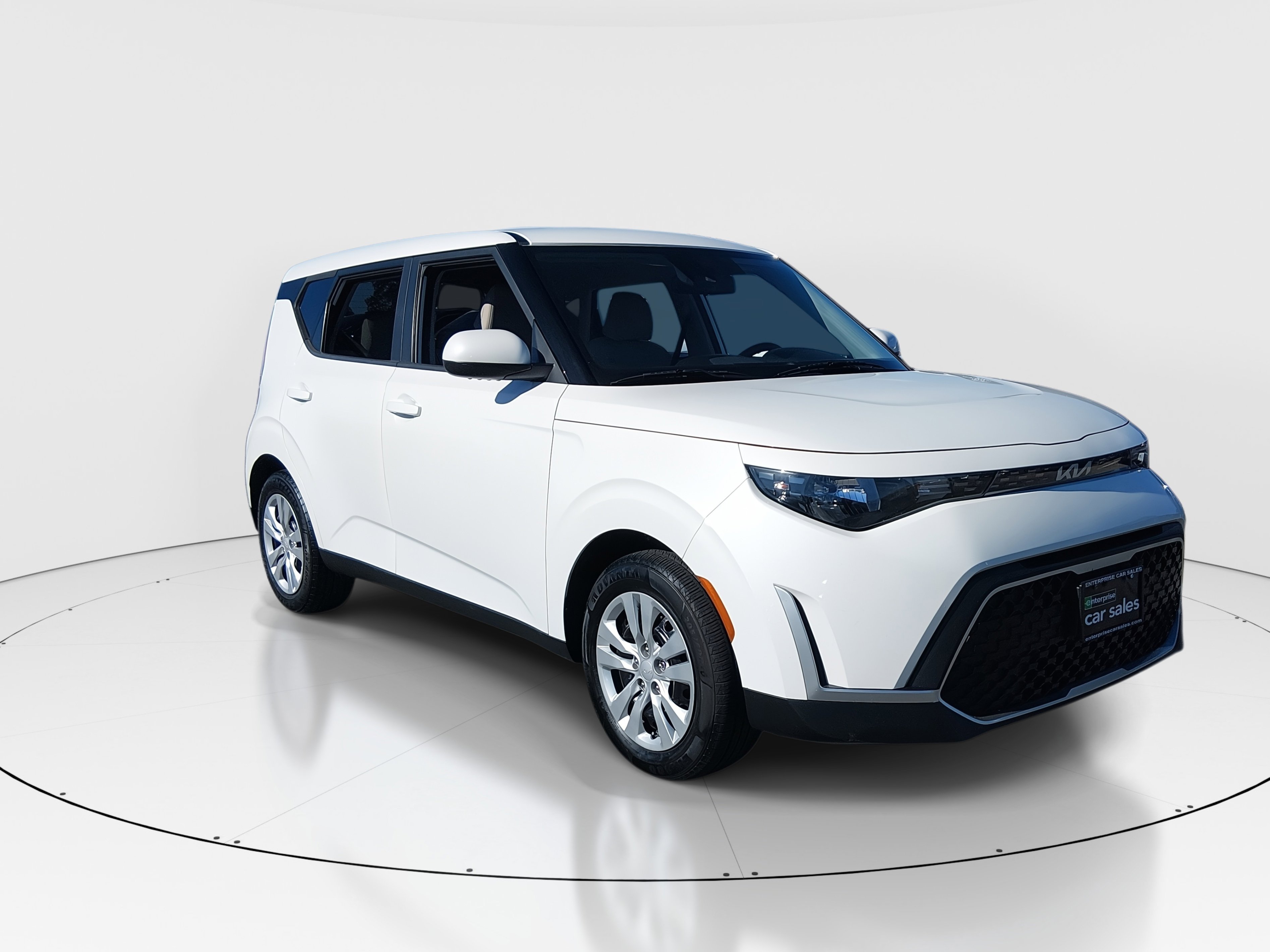 2023 Kia Soul LX's photo