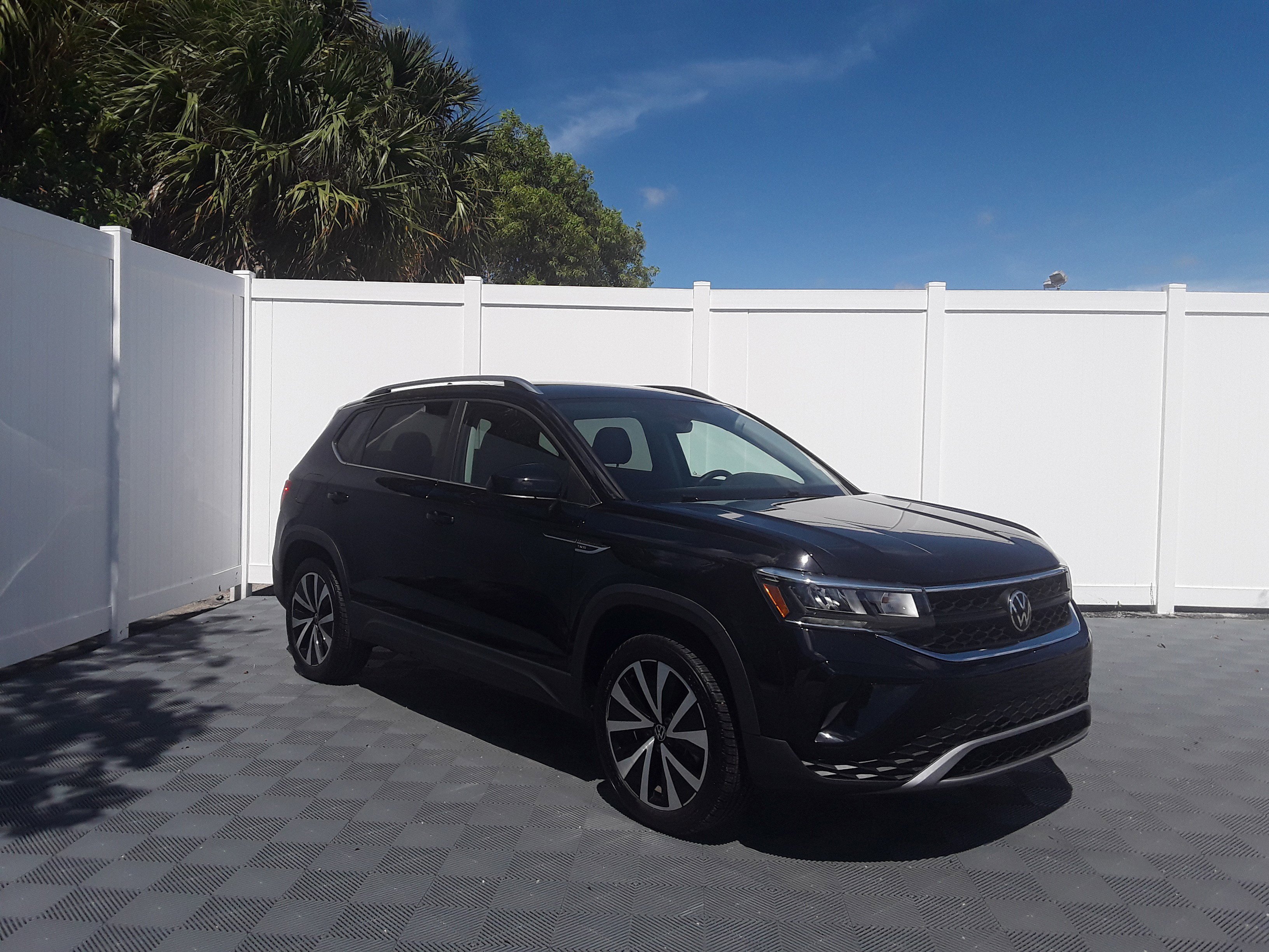 2024 Volkswagen Taos SE FWD