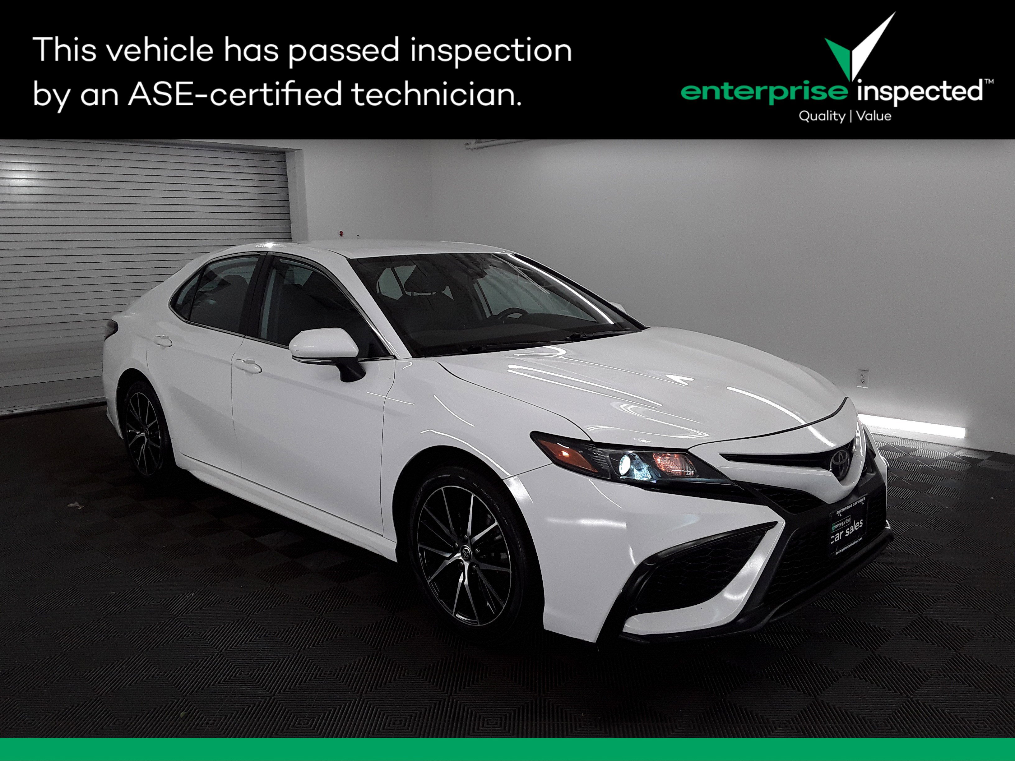 2022 Toyota Camry SE Auto