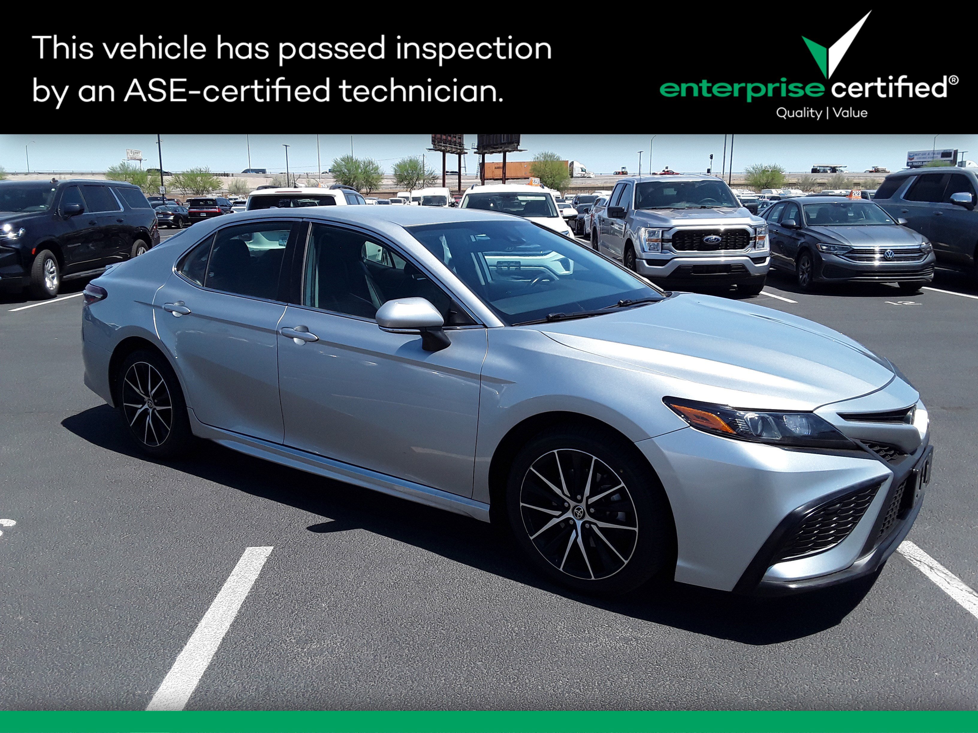 2022 Toyota Camry SE Auto