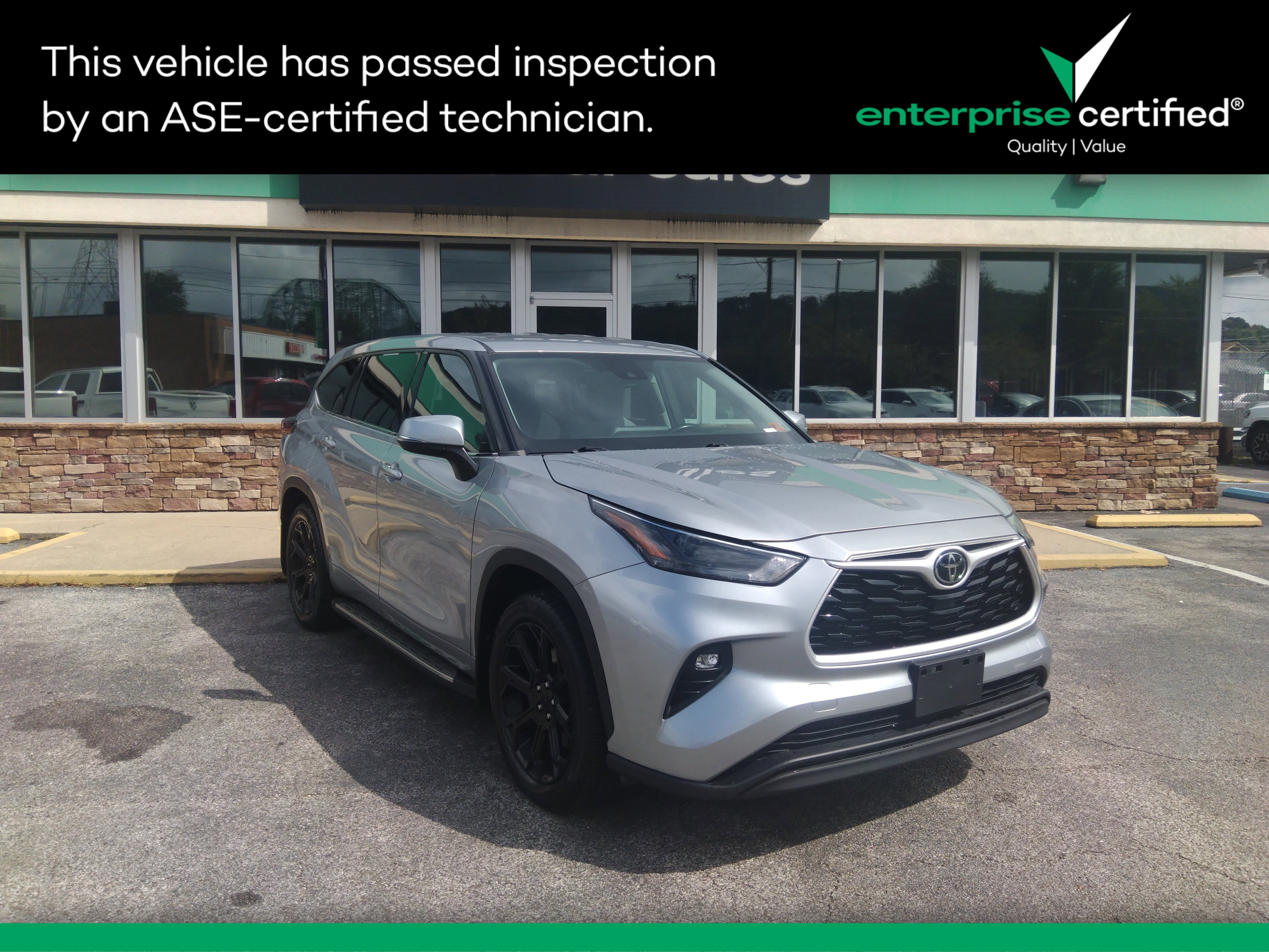 Used 2022 Toyota Highlander LE FWD