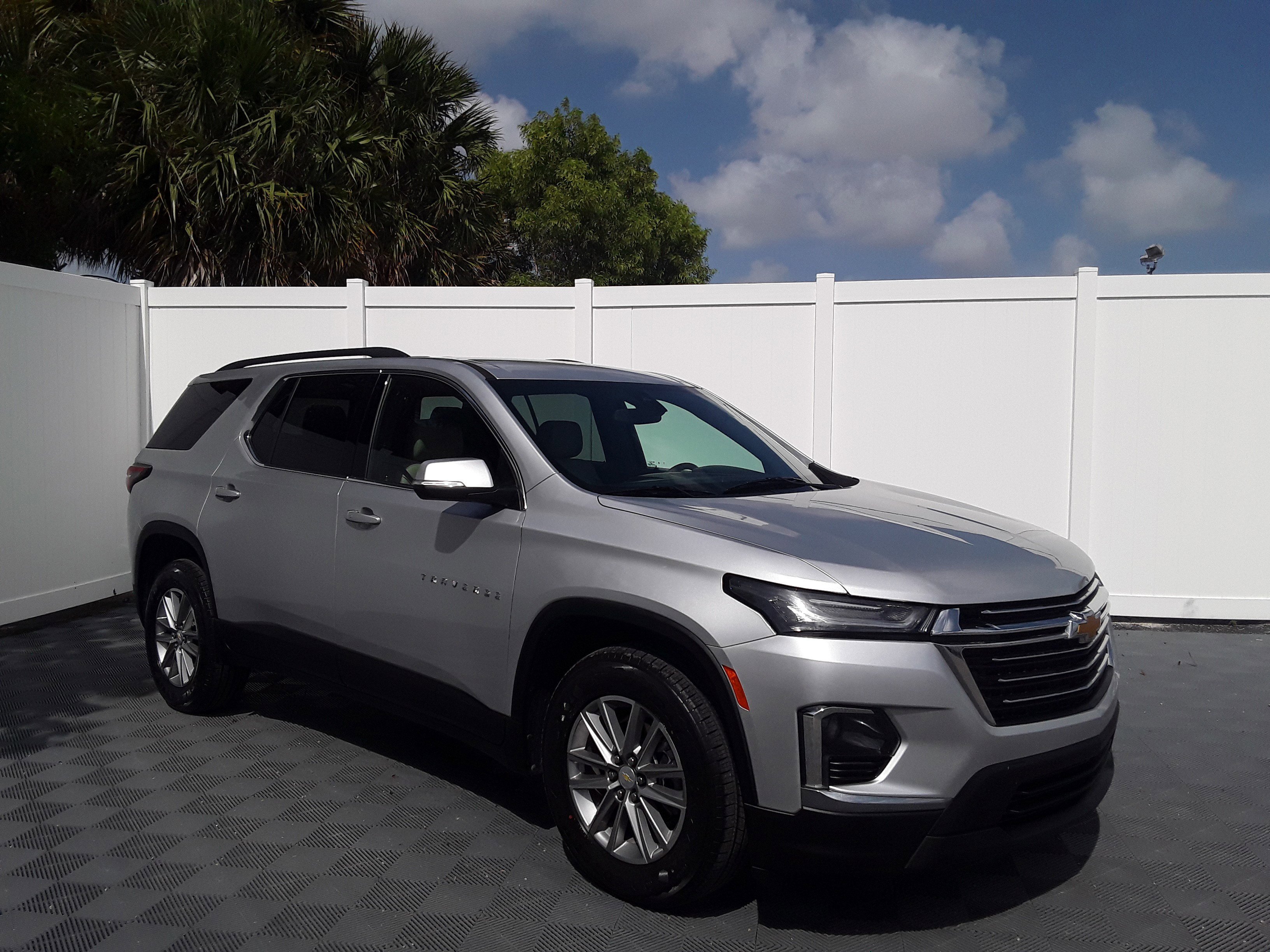 2022 Chevrolet Traverse FWD 4dr LT Leather