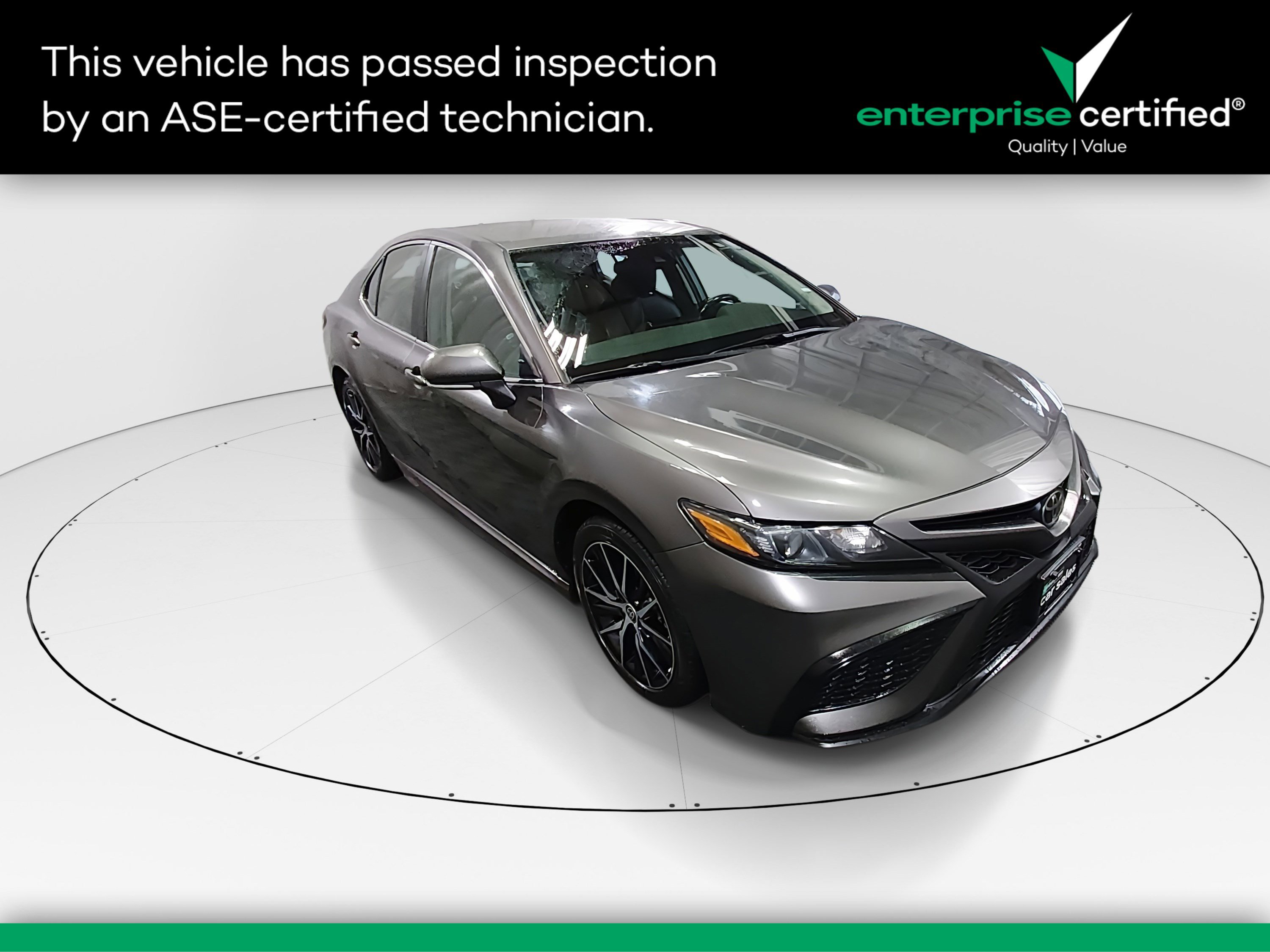 2023 Toyota Camry SE's photo