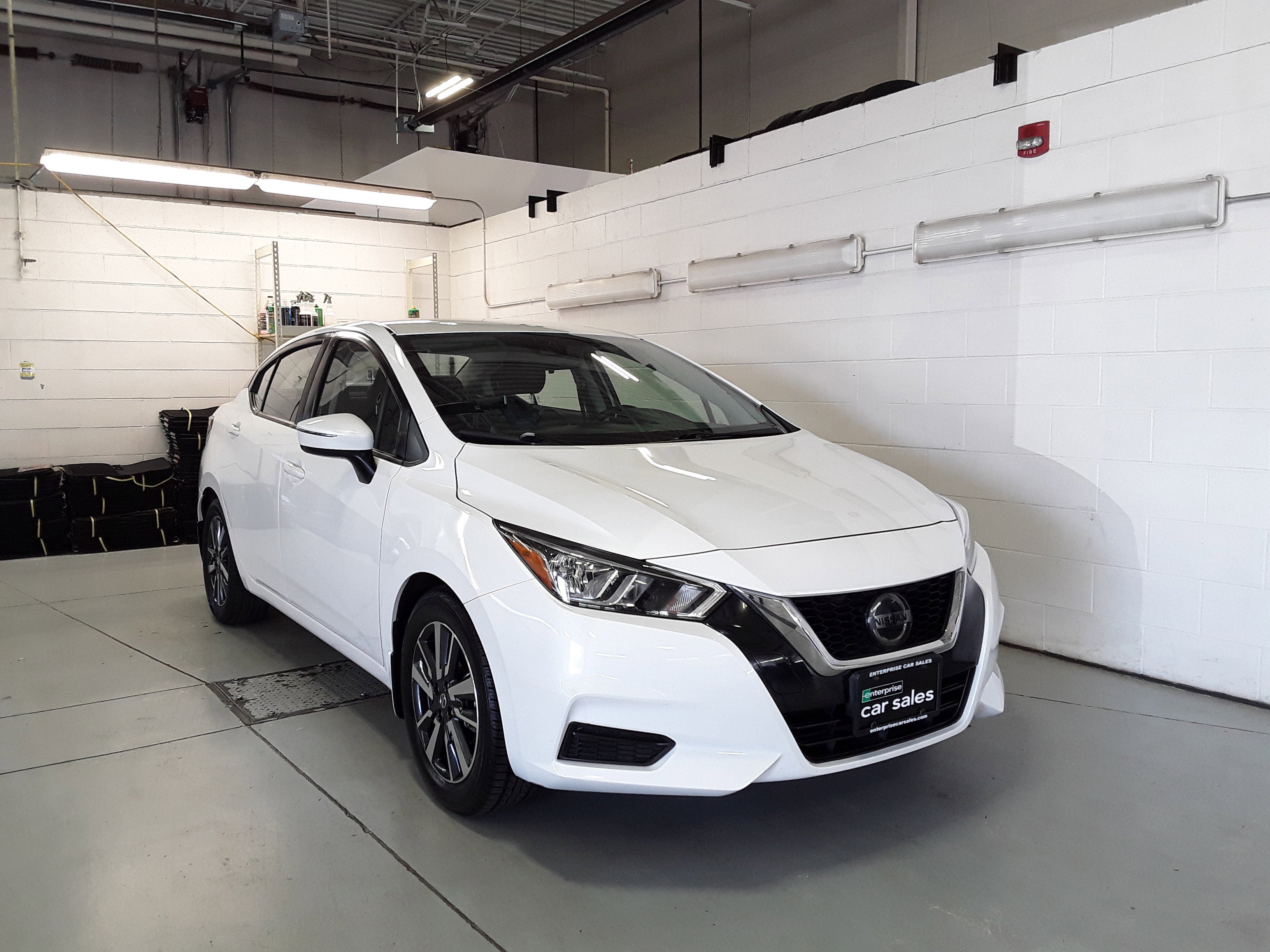 2020 Nissan Versa SV CVT