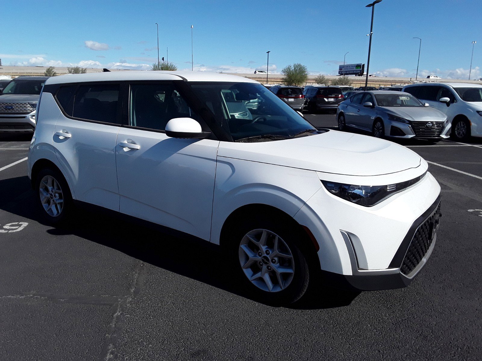 2023 Kia Soul S IVT