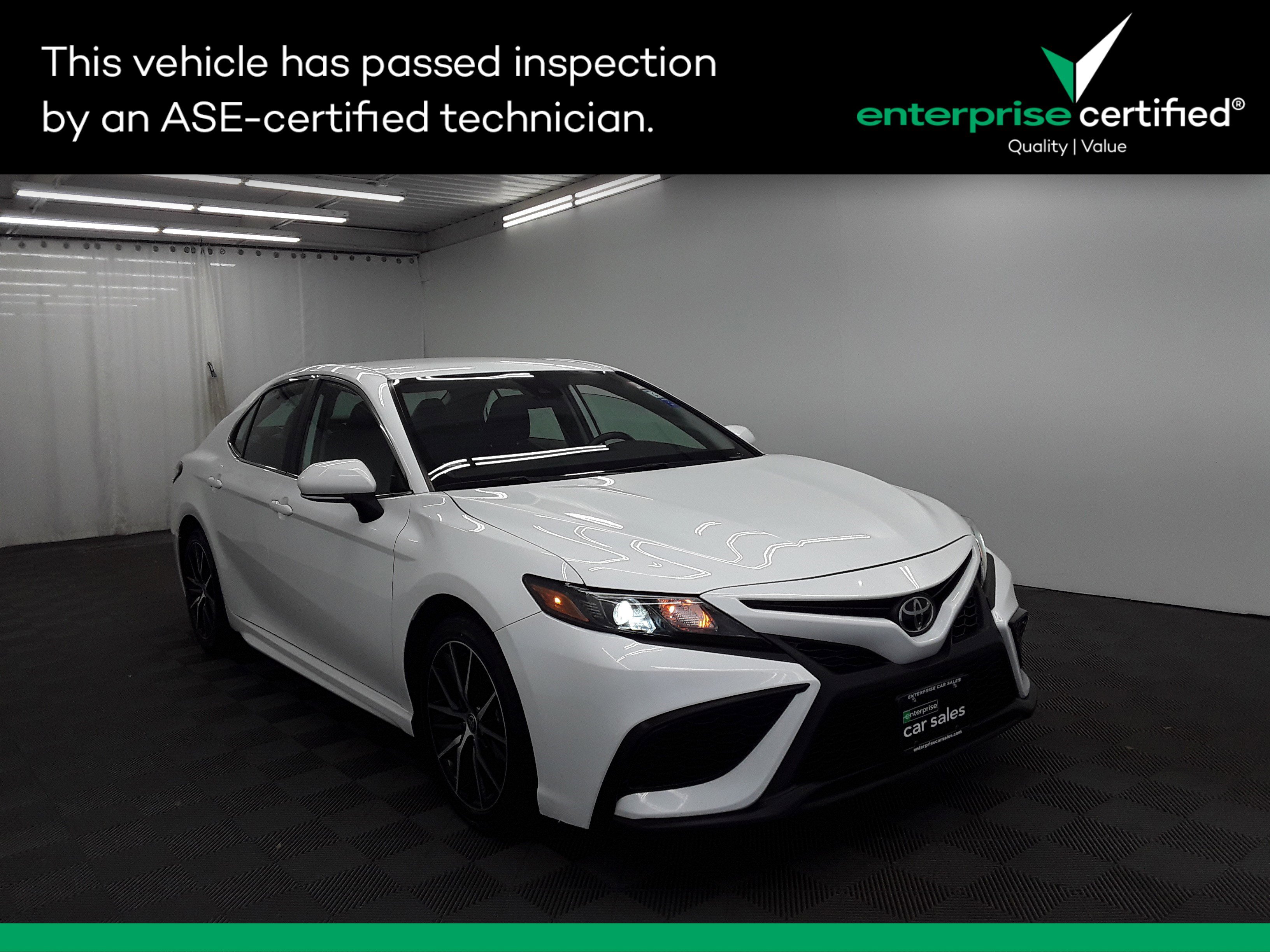 2023 Toyota Camry SE Auto