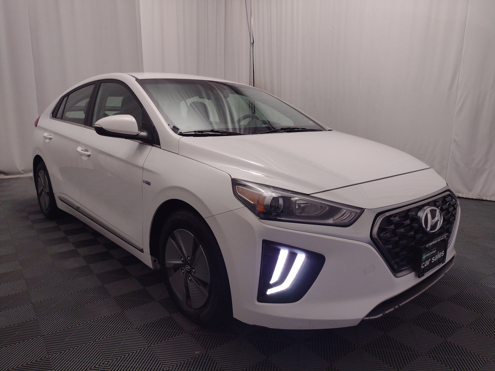 2020 Hyundai Ioniq Hybrid SE Hatchback