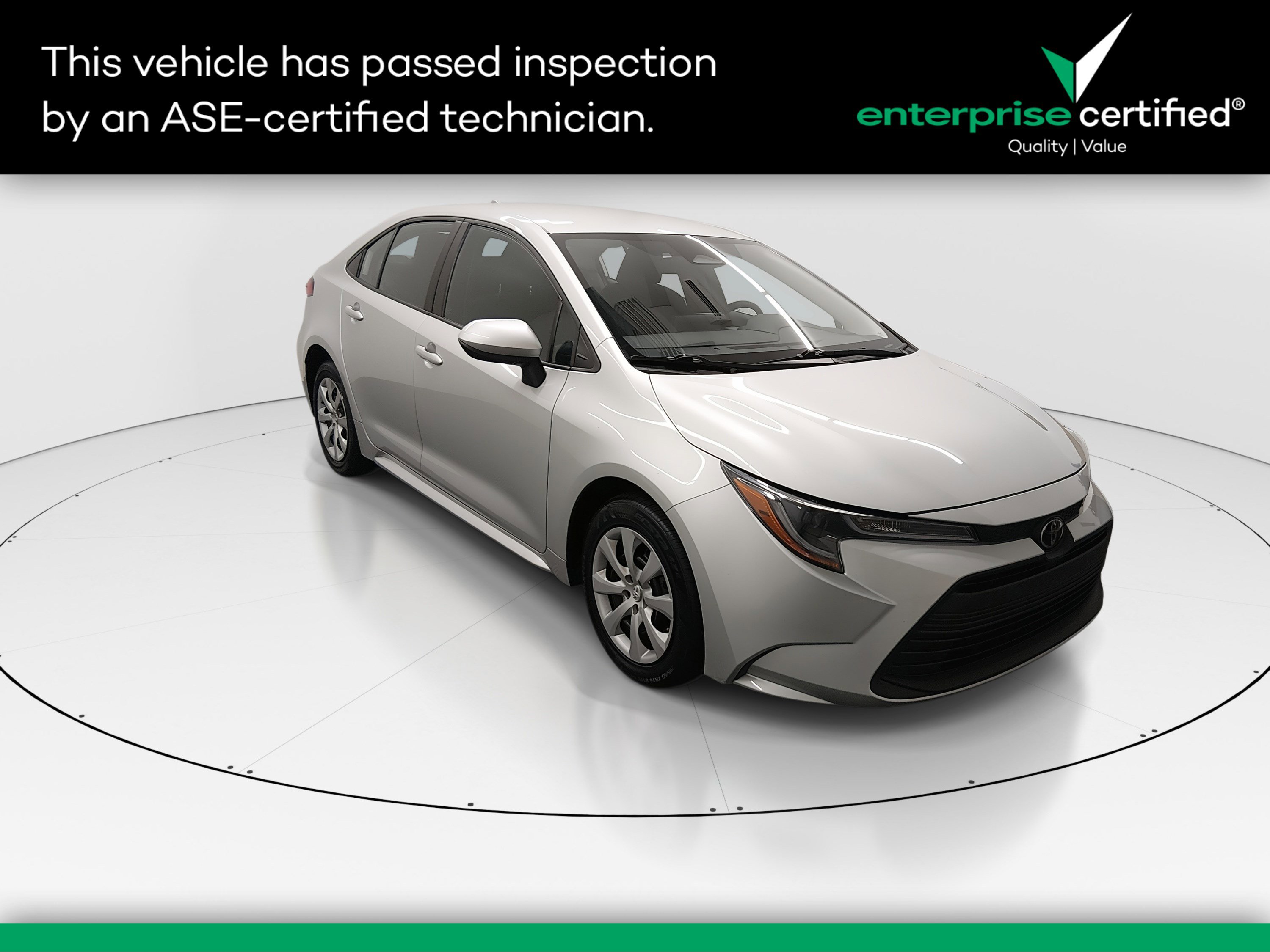 2024 Toyota Corolla LE's photo