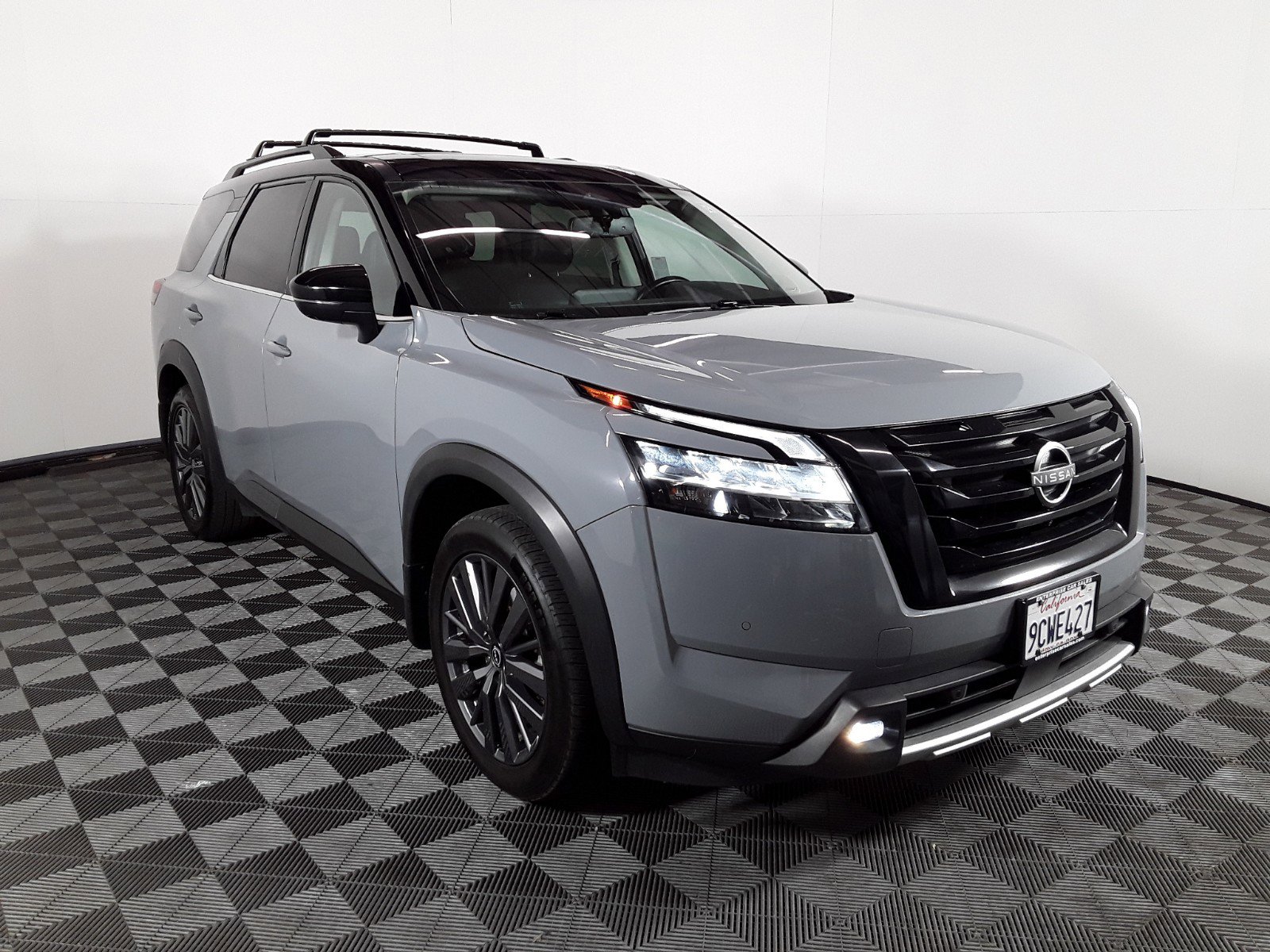 2022 Nissan Pathfinder SL 2WD