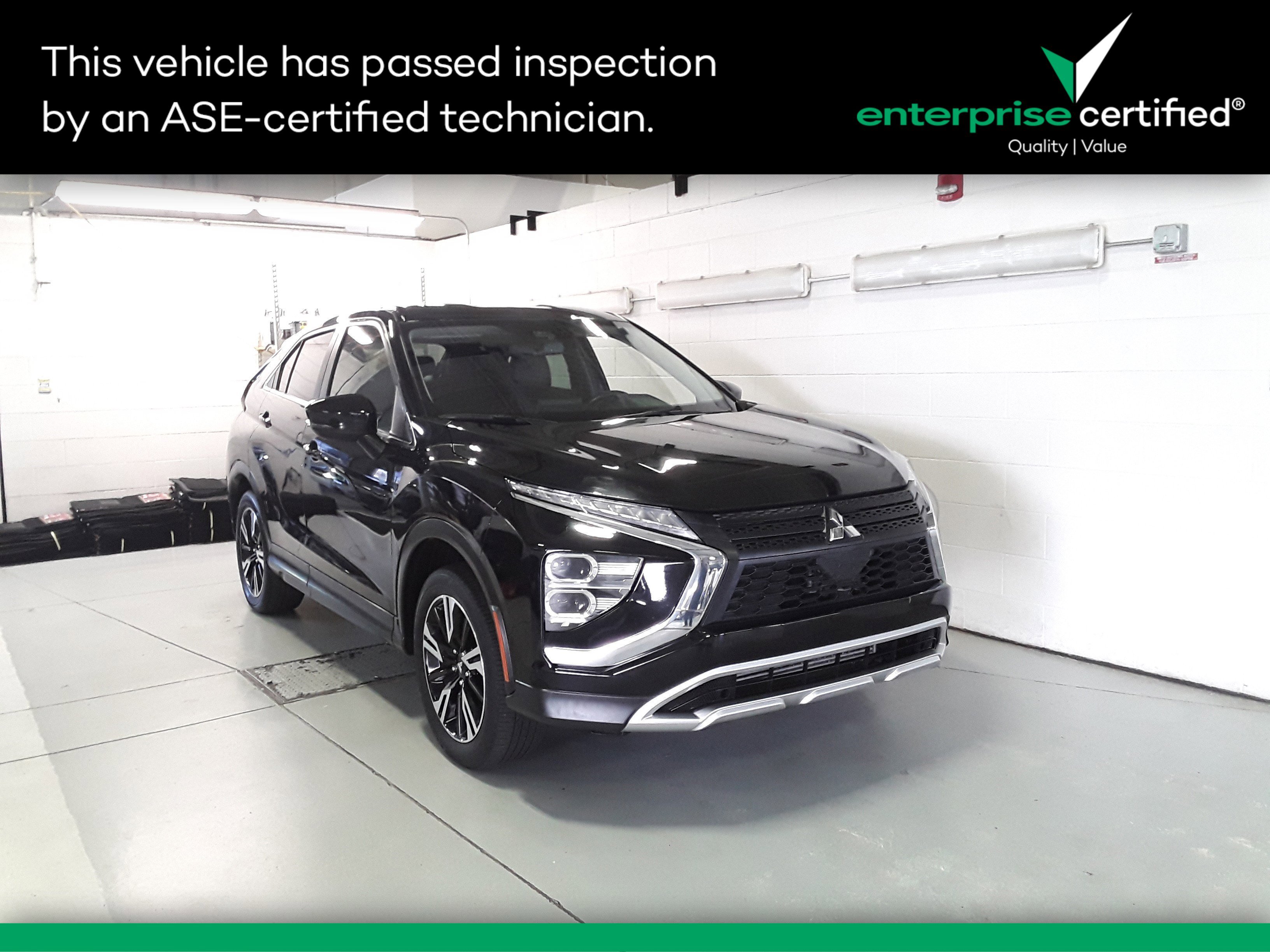 2024 Mitsubishi Eclipse Cross SE's photo