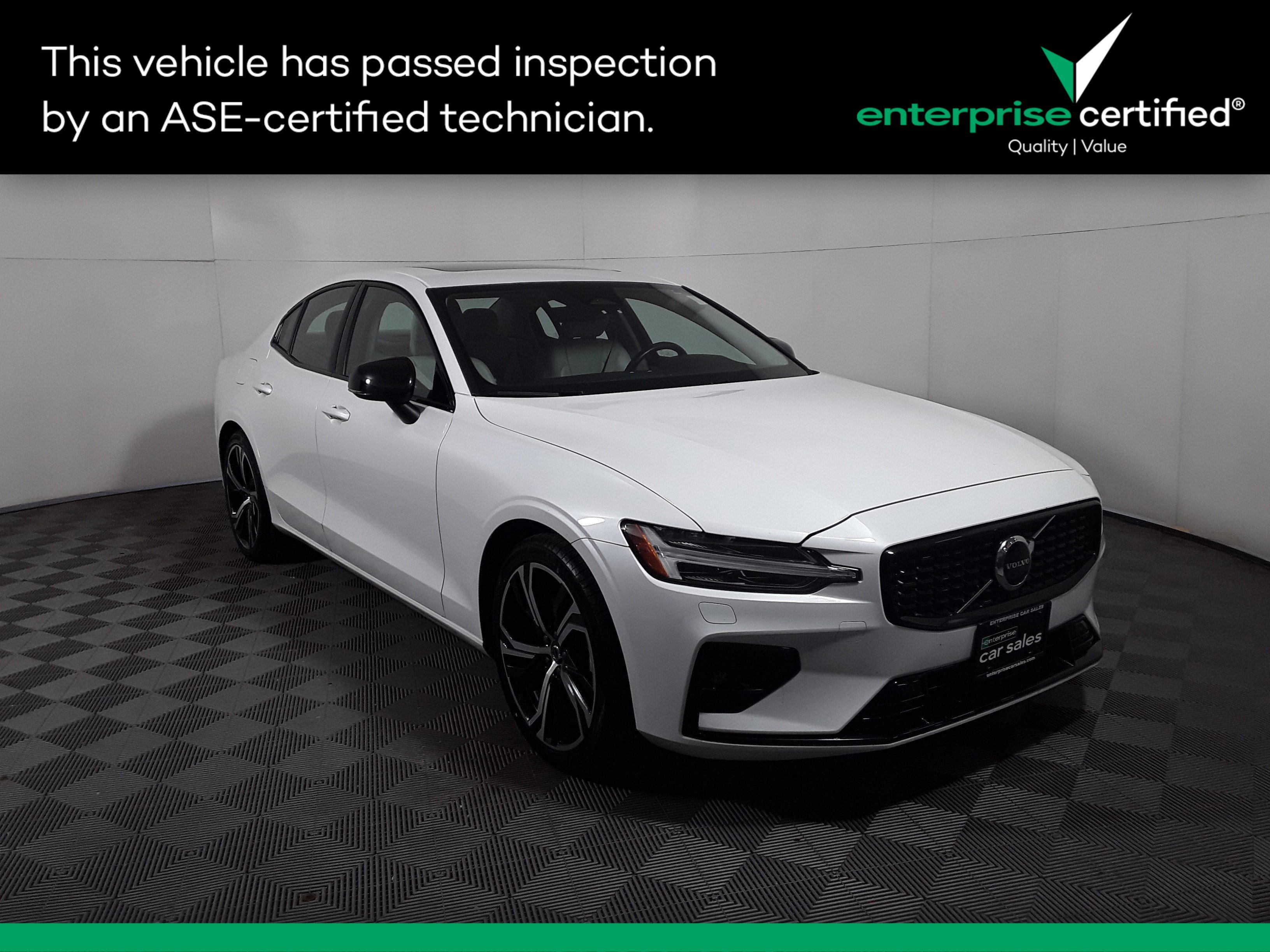 Used 2024 Volvo S60 B5 AWD Core Dark Theme