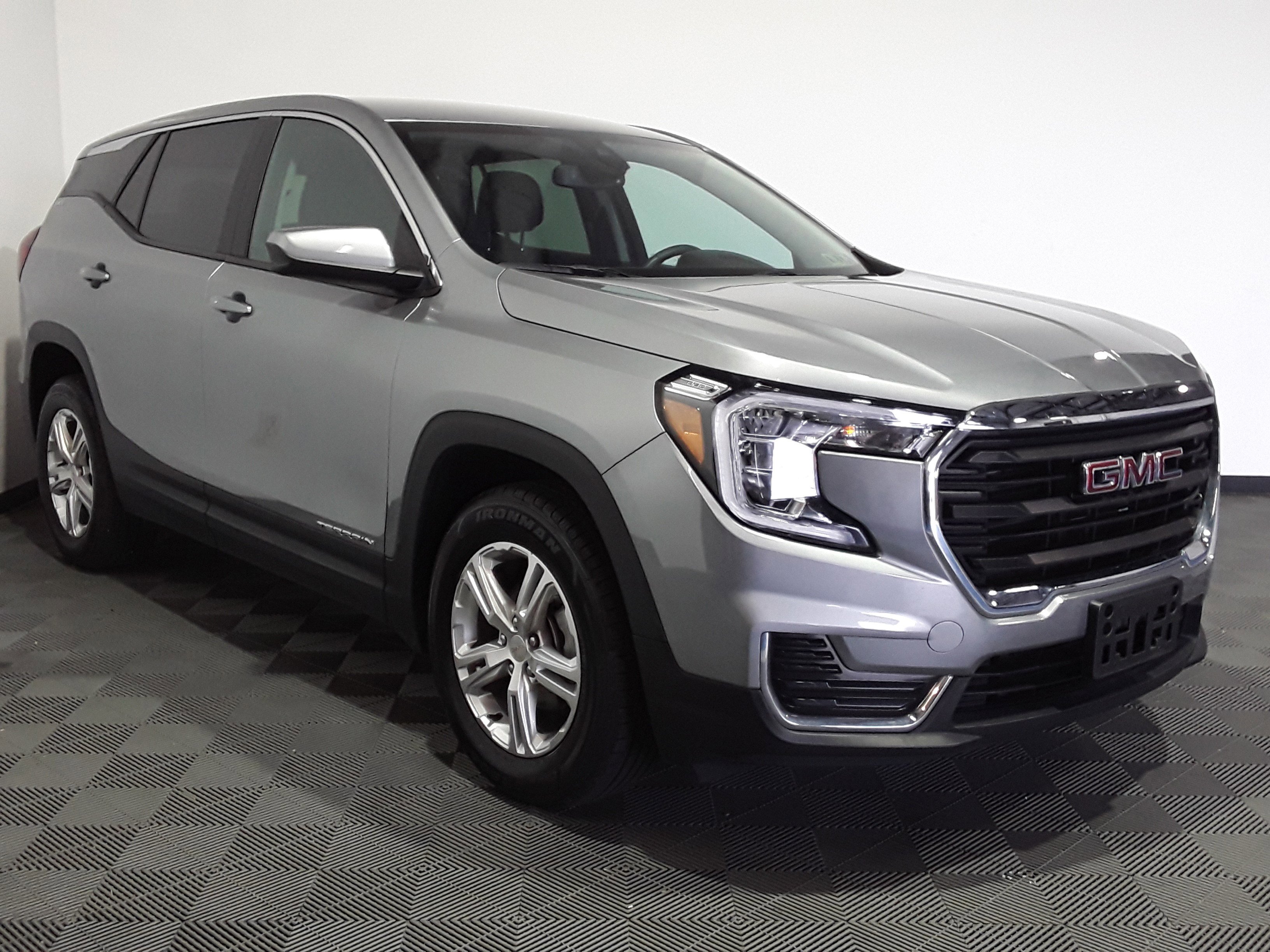 Used 2024 GMC Terrain AWD 4dr SLE